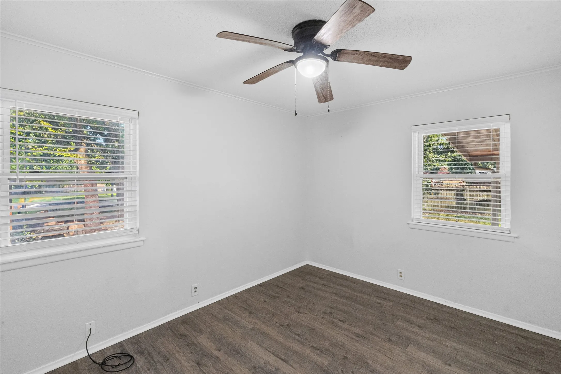 Single Family Residence For Sale in Hopkins County , 604 Lee Street, Sulphur Springs, Texas 75482, 3 Bedroom, 2 Bathroom, Garage spaces, 1,720 Sqft, built in 1961, mls#21332229, Real Estate Agent in Sulphur Springs, Homes For Sale in Hopkins county, Homes For Sale in Sulphur Springs, Realtor in Sulphur Springs Texas, Real Estate Brokerage Independent Realty Texas, Luminita Cordes Realtor
