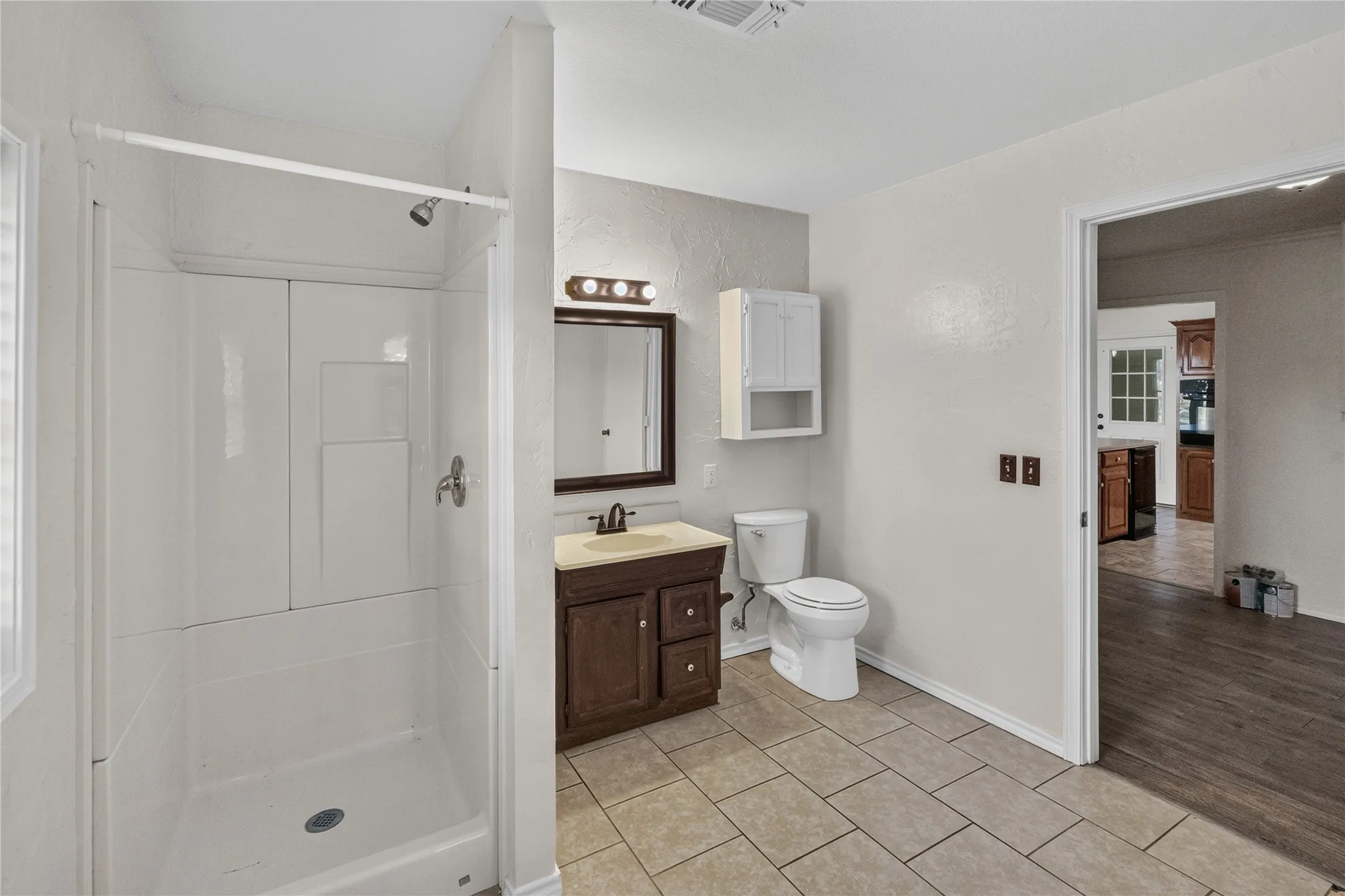 Single Family Residence For Sale in Hopkins County , 604 Lee Street, Sulphur Springs, Texas 75482, 3 Bedroom, 2 Bathroom, Garage spaces, 1,720 Sqft, built in 1961, mls#21332229, Real Estate Agent in Sulphur Springs, Homes For Sale in Hopkins county, Homes For Sale in Sulphur Springs, Realtor in Sulphur Springs Texas, Real Estate Brokerage Independent Realty Texas, Luminita Cordes Realtor