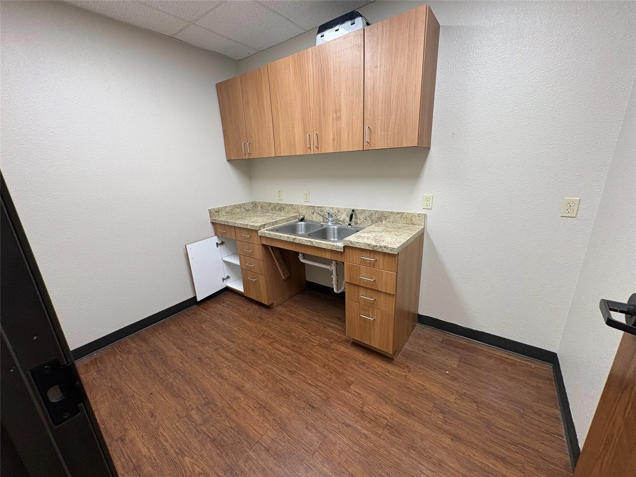 Office For Rent in Grayson County , 600 E Taylor Street 4011, Sherman, Texas 75090, 0, 0, Garage spaces, 0 Sqft, built in 1986, mls#21332223, Real Estate Agent in Sherman, Homes For Rent in Grayson county, Homes For Rent in Sherman, Realtor in Sherman Texas, Real Estate Brokerage Independent Realty Texas, Luminita Cordes Realtor