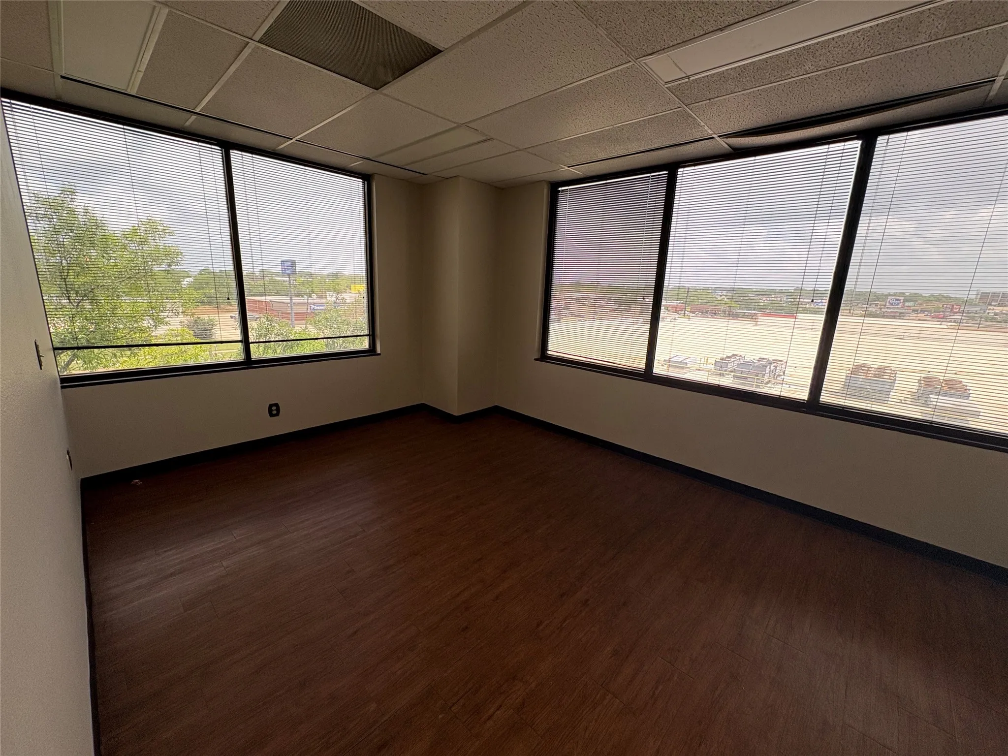 Office For Rent in Grayson County , 600 E Taylor Street 4011, Sherman, Texas 75090, 0, 0, Garage spaces, 0 Sqft, built in 1986, mls#21332223, Real Estate Agent in Sherman, Homes For Rent in Grayson county, Homes For Rent in Sherman, Realtor in Sherman Texas, Real Estate Brokerage Independent Realty Texas, Luminita Cordes Realtor