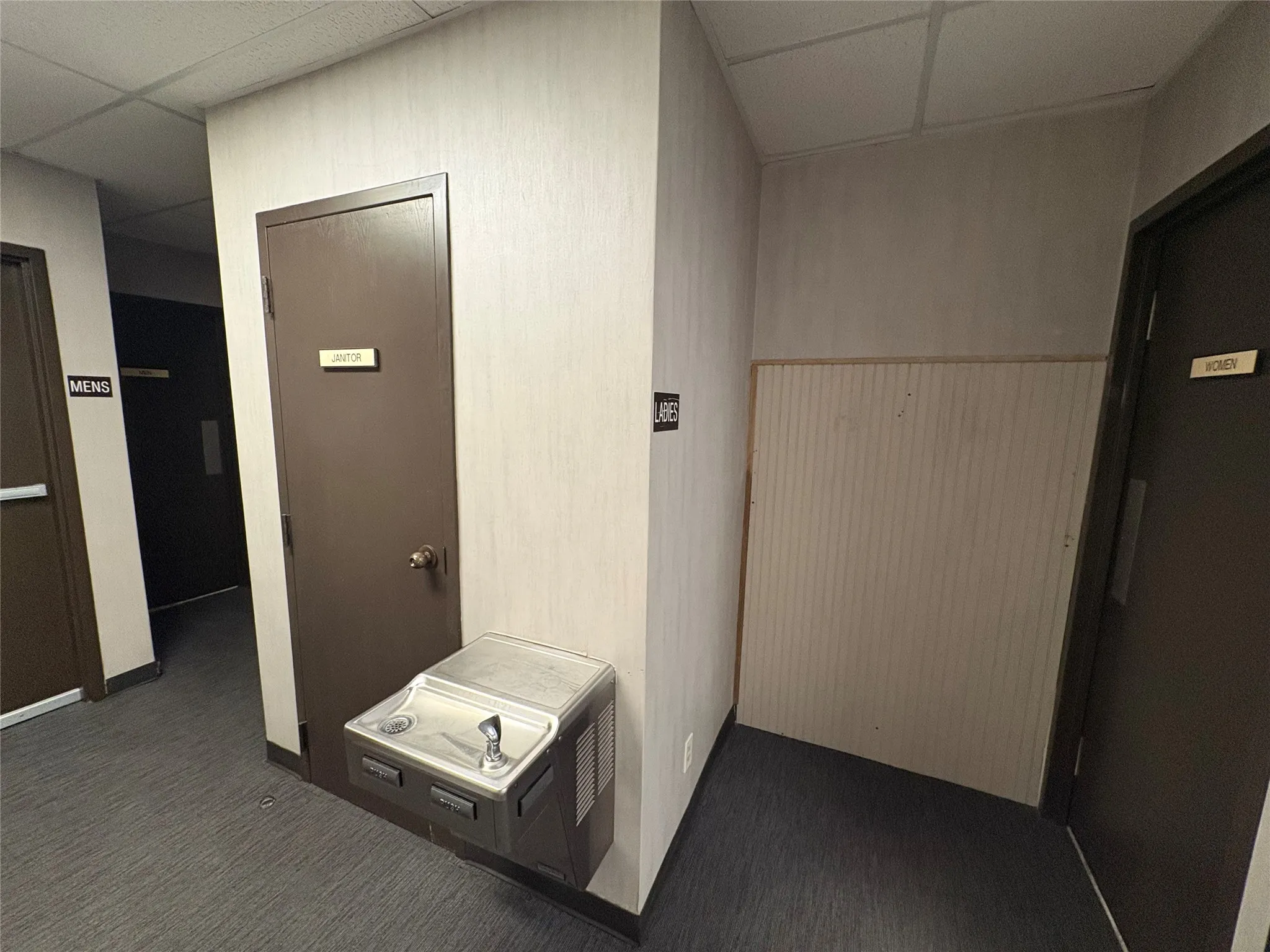 Office For Rent in Grayson County , 600 E Taylor Street 4011, Sherman, Texas 75090, 0, 0, Garage spaces, 0 Sqft, built in 1986, mls#21332223, Real Estate Agent in Sherman, Homes For Rent in Grayson county, Homes For Rent in Sherman, Realtor in Sherman Texas, Real Estate Brokerage Independent Realty Texas, Luminita Cordes Realtor