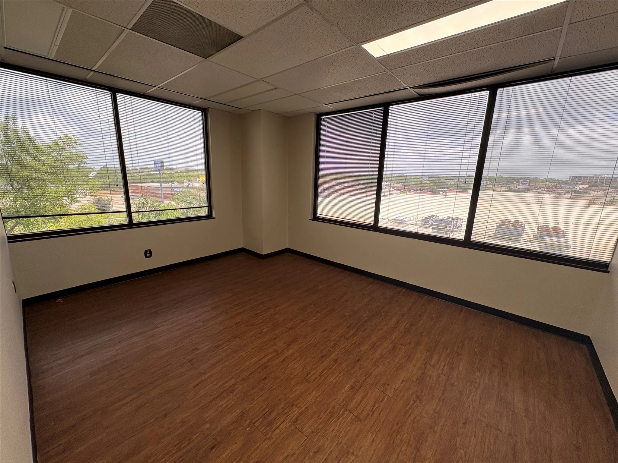 Office For Rent in Grayson County , 600 E Taylor Street 4011, Sherman, Texas 75090, 0, 0, Garage spaces, 0 Sqft, built in 1986, mls#21332223, Real Estate Agent in Sherman, Homes For Rent in Grayson county, Homes For Rent in Sherman, Realtor in Sherman Texas, Real Estate Brokerage Independent Realty Texas, Luminita Cordes Realtor