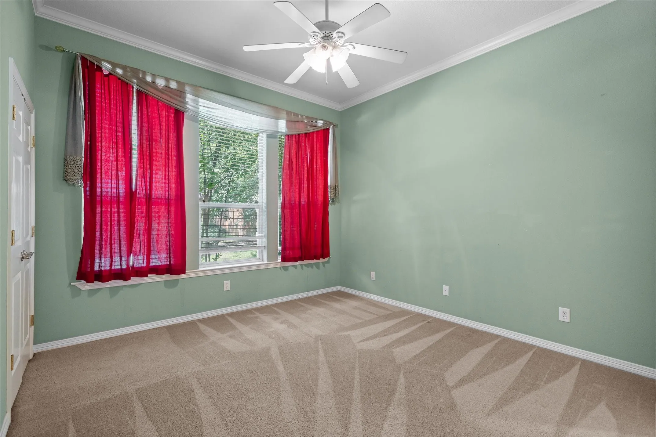 Single Family Residence For Sale in Wood County , 690 County Road 2310, Mineola, Texas 75773, 4 Bedroom, 3 Bathroom, 2 Garage spaces, 2,696 Sqft, built in 2007, mls#21332253, Real Estate Agent in Mineola, Homes For Sale in Wood county, Homes For Sale in Mineola, Realtor in Mineola Texas, Real Estate Brokerage Independent Realty Texas, Luminita Cordes Realtor
