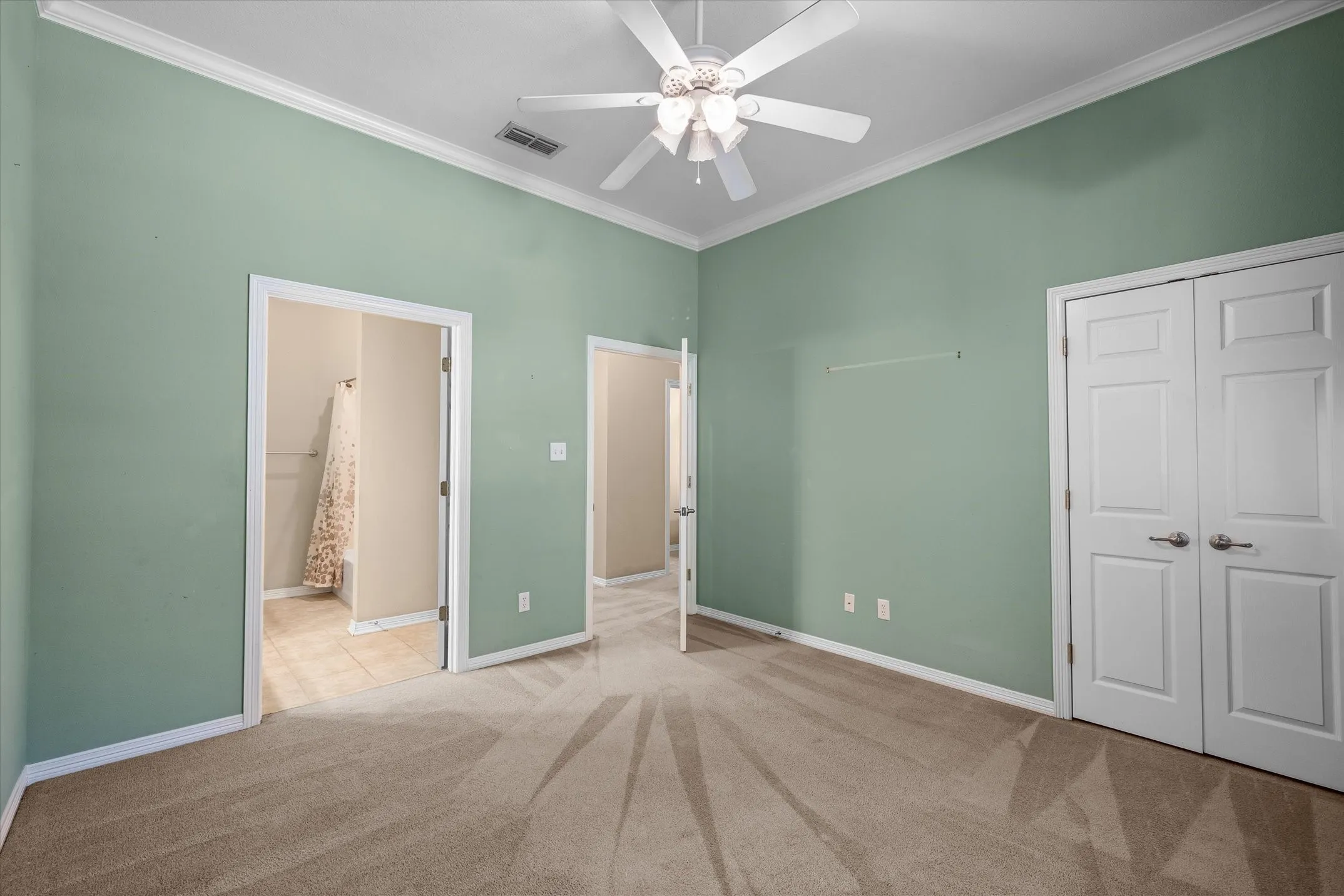Single Family Residence For Sale in Wood County , 690 County Road 2310, Mineola, Texas 75773, 4 Bedroom, 3 Bathroom, 2 Garage spaces, 2,696 Sqft, built in 2007, mls#21332253, Real Estate Agent in Mineola, Homes For Sale in Wood county, Homes For Sale in Mineola, Realtor in Mineola Texas, Real Estate Brokerage Independent Realty Texas, Luminita Cordes Realtor