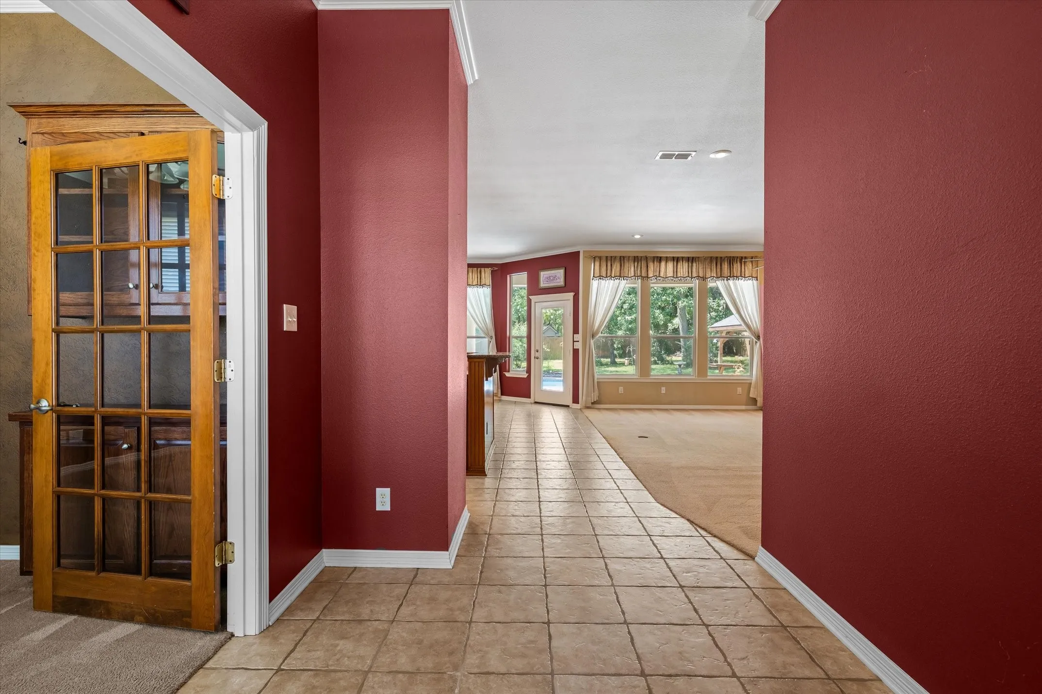 Single Family Residence For Sale in Wood County , 690 County Road 2310, Mineola, Texas 75773, 4 Bedroom, 3 Bathroom, 2 Garage spaces, 2,696 Sqft, built in 2007, mls#21332253, Real Estate Agent in Mineola, Homes For Sale in Wood county, Homes For Sale in Mineola, Realtor in Mineola Texas, Real Estate Brokerage Independent Realty Texas, Luminita Cordes Realtor