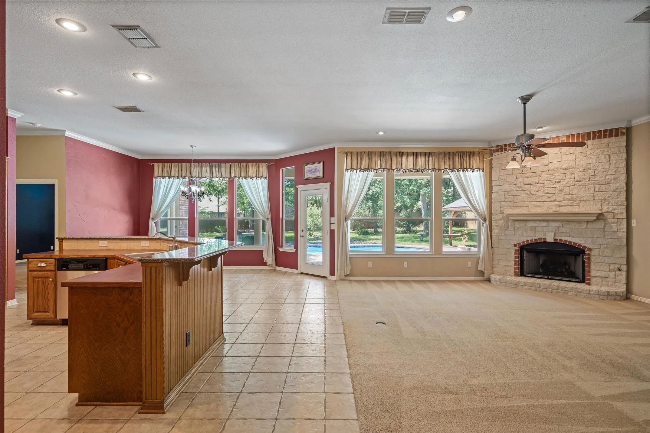 Single Family Residence For Sale in Wood County , 690 County Road 2310, Mineola, Texas 75773, 4 Bedroom, 3 Bathroom, 2 Garage spaces, 2,696 Sqft, built in 2007, mls#21332253, Real Estate Agent in Mineola, Homes For Sale in Wood county, Homes For Sale in Mineola, Realtor in Mineola Texas, Real Estate Brokerage Independent Realty Texas, Luminita Cordes Realtor