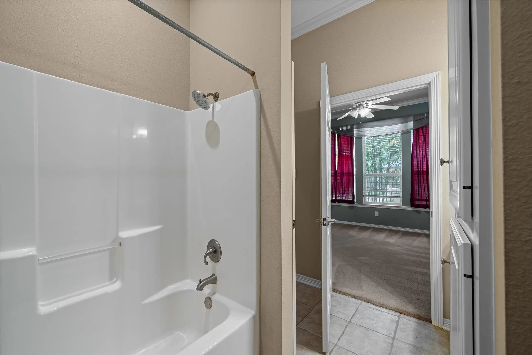 Single Family Residence For Sale in Wood County , 690 County Road 2310, Mineola, Texas 75773, 4 Bedroom, 3 Bathroom, 2 Garage spaces, 2,696 Sqft, built in 2007, mls#21332253, Real Estate Agent in Mineola, Homes For Sale in Wood county, Homes For Sale in Mineola, Realtor in Mineola Texas, Real Estate Brokerage Independent Realty Texas, Luminita Cordes Realtor