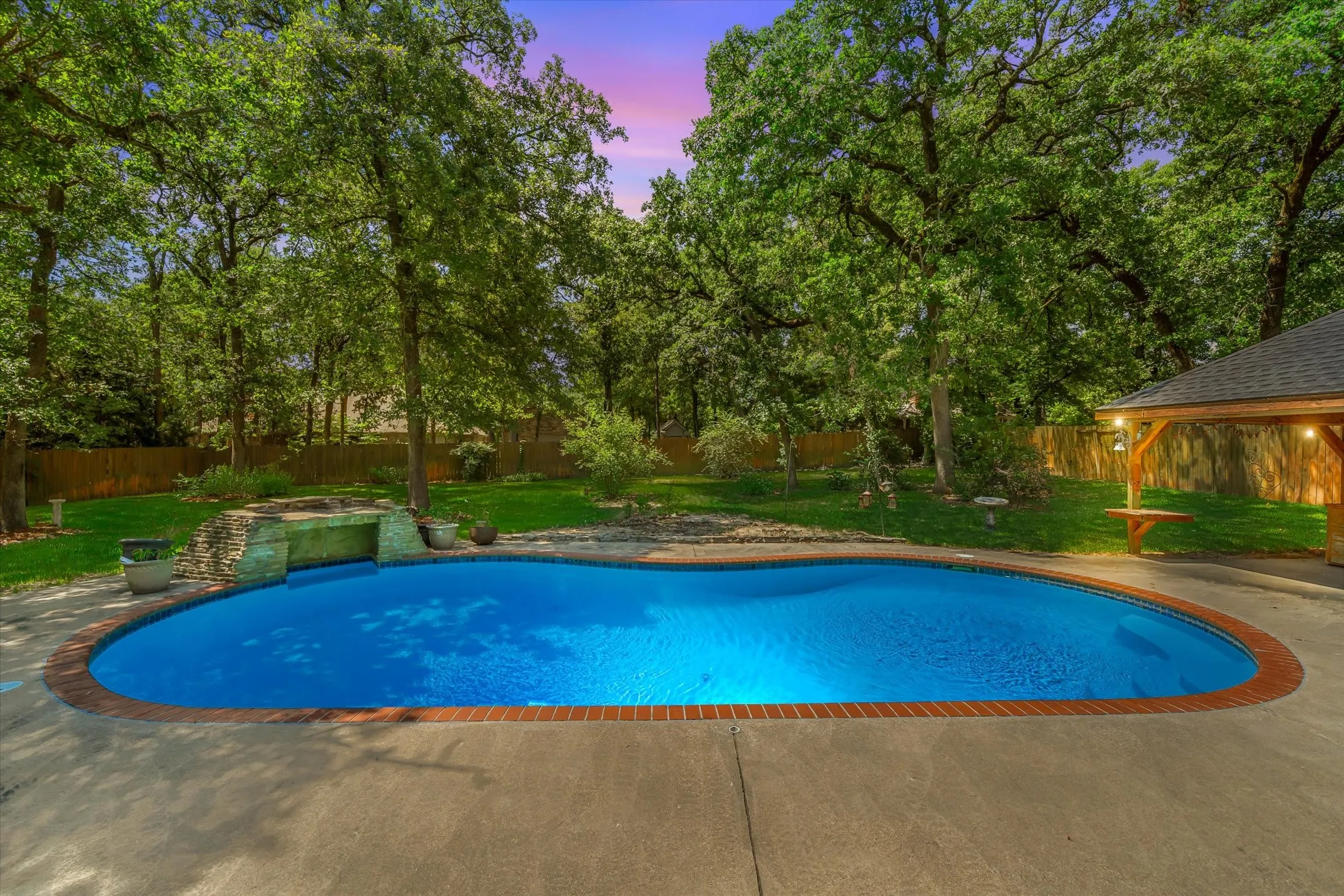 Single Family Residence For Sale in Wood County , 690 County Road 2310, Mineola, Texas 75773, 4 Bedroom, 3 Bathroom, 2 Garage spaces, 2,696 Sqft, built in 2007, mls#21332253, Real Estate Agent in Mineola, Homes For Sale in Wood county, Homes For Sale in Mineola, Realtor in Mineola Texas, Real Estate Brokerage Independent Realty Texas, Luminita Cordes Realtor