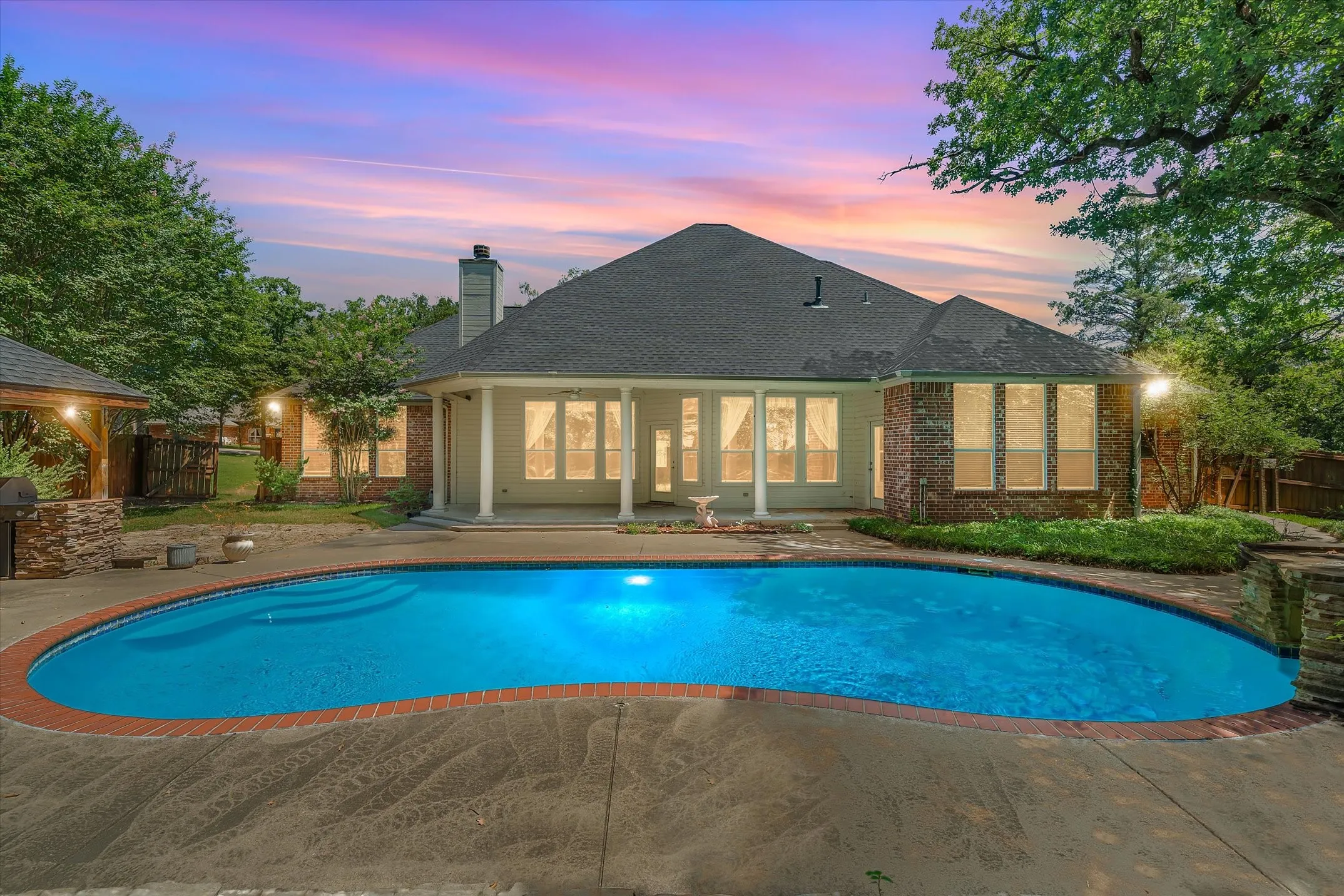 Single Family Residence For Sale in Wood County , 690 County Road 2310, Mineola, Texas 75773, 4 Bedroom, 3 Bathroom, 2 Garage spaces, 2,696 Sqft, built in 2007, mls#21332253, Real Estate Agent in Mineola, Homes For Sale in Wood county, Homes For Sale in Mineola, Realtor in Mineola Texas, Real Estate Brokerage Independent Realty Texas, Luminita Cordes Realtor