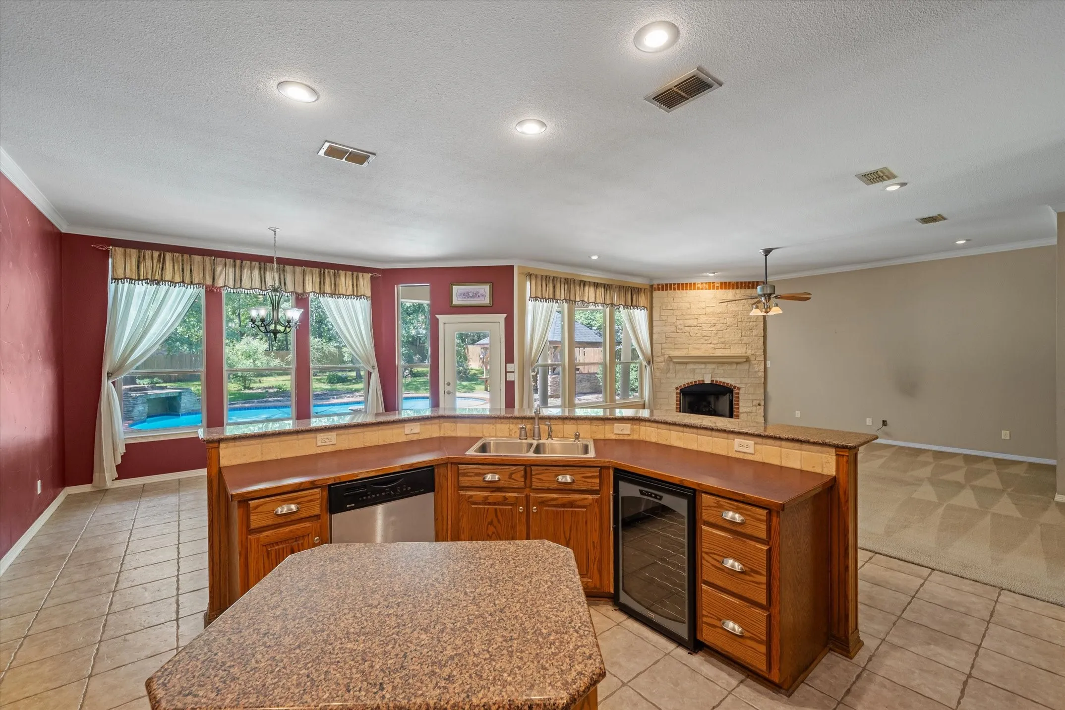Single Family Residence For Sale in Wood County , 690 County Road 2310, Mineola, Texas 75773, 4 Bedroom, 3 Bathroom, 2 Garage spaces, 2,696 Sqft, built in 2007, mls#21332253, Real Estate Agent in Mineola, Homes For Sale in Wood county, Homes For Sale in Mineola, Realtor in Mineola Texas, Real Estate Brokerage Independent Realty Texas, Luminita Cordes Realtor