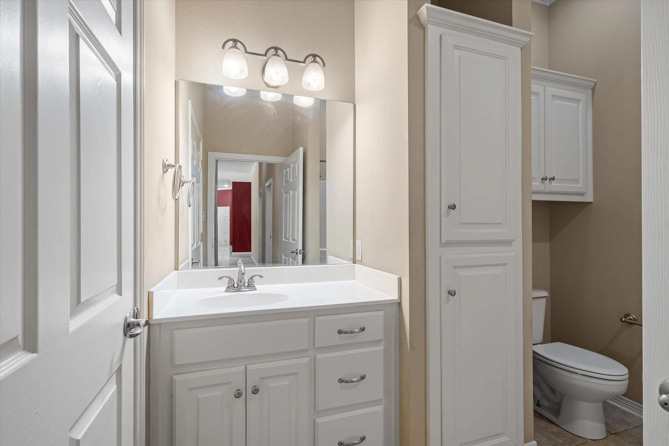 Single Family Residence For Sale in Wood County , 690 County Road 2310, Mineola, Texas 75773, 4 Bedroom, 3 Bathroom, 2 Garage spaces, 2,696 Sqft, built in 2007, mls#21332253, Real Estate Agent in Mineola, Homes For Sale in Wood county, Homes For Sale in Mineola, Realtor in Mineola Texas, Real Estate Brokerage Independent Realty Texas, Luminita Cordes Realtor