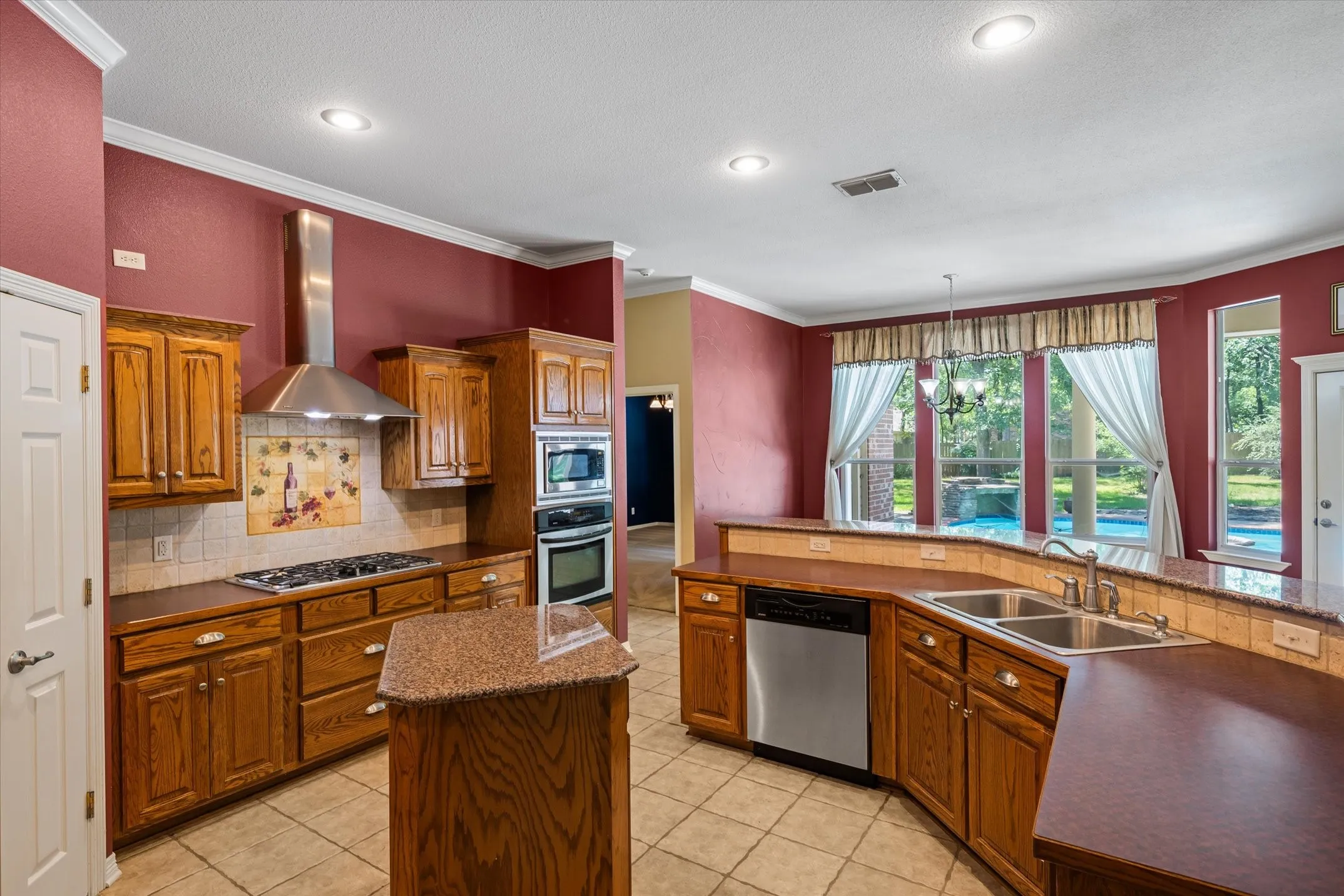Single Family Residence For Sale in Wood County , 690 County Road 2310, Mineola, Texas 75773, 4 Bedroom, 3 Bathroom, 2 Garage spaces, 2,696 Sqft, built in 2007, mls#21332253, Real Estate Agent in Mineola, Homes For Sale in Wood county, Homes For Sale in Mineola, Realtor in Mineola Texas, Real Estate Brokerage Independent Realty Texas, Luminita Cordes Realtor