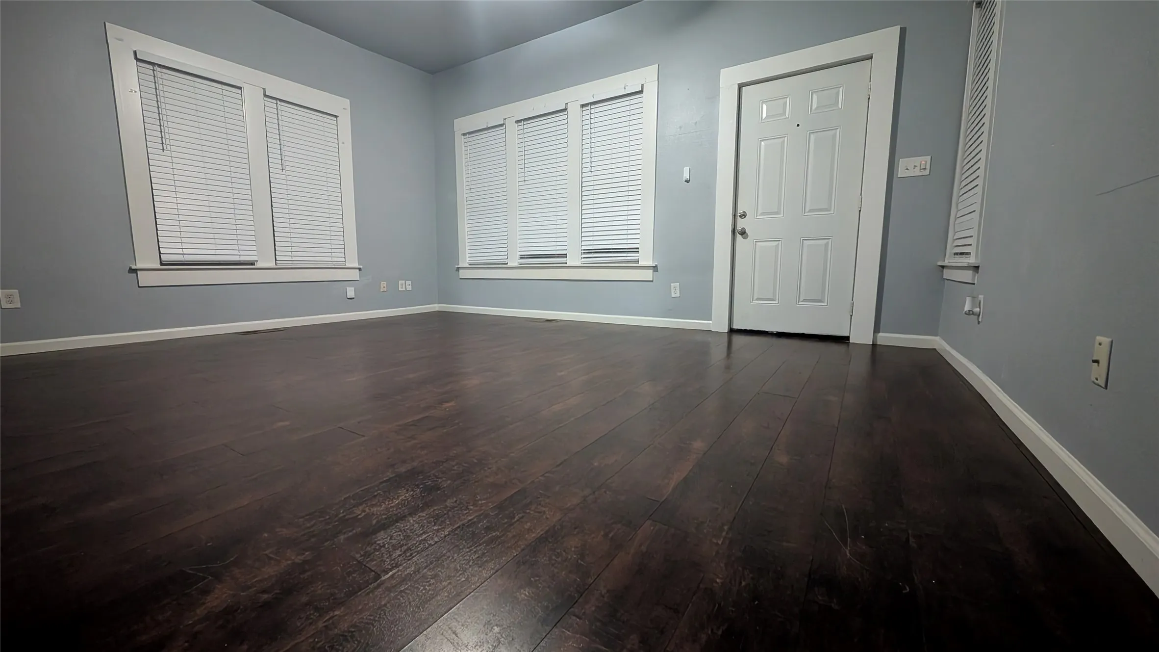 Single Family Residence For Sale in Collin County , 203 Heard St Street A/B, Mc Kinney, Texas 75069, 6 Bedroom, 2 Bathroom, Garage spaces, 2,552 Sqft, built in 1920, mls#21332177, Real Estate Agent in Mc Kinney, Homes For Sale in Collin county, Homes For Sale in Mc Kinney, Realtor in Mc Kinney Texas, Real Estate Brokerage Independent Realty Texas, Luminita Cordes Realtor