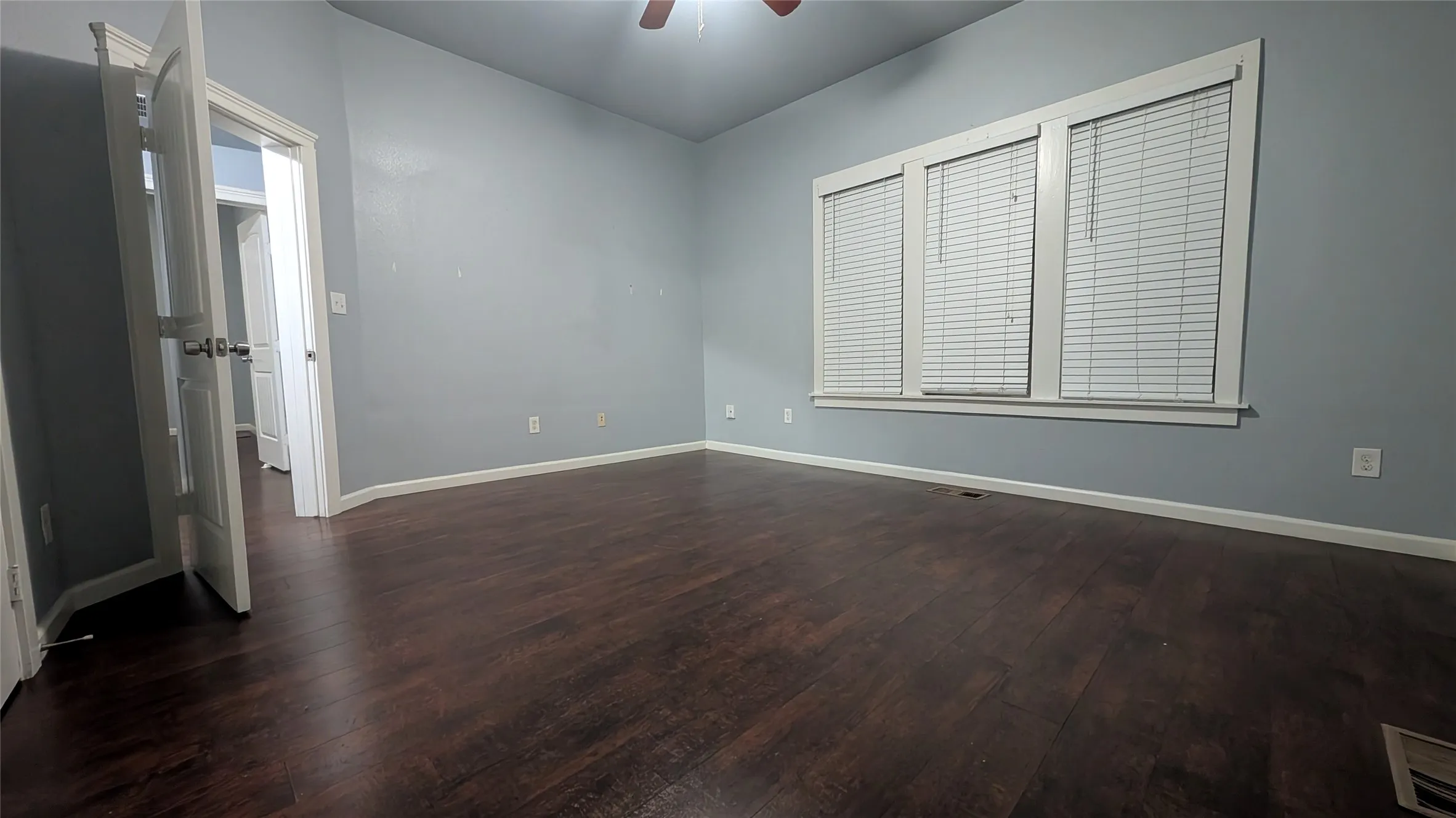 Single Family Residence For Sale in Collin County , 203 Heard St Street A/B, Mc Kinney, Texas 75069, 6 Bedroom, 2 Bathroom, Garage spaces, 2,552 Sqft, built in 1920, mls#21332177, Real Estate Agent in Mc Kinney, Homes For Sale in Collin county, Homes For Sale in Mc Kinney, Realtor in Mc Kinney Texas, Real Estate Brokerage Independent Realty Texas, Luminita Cordes Realtor
