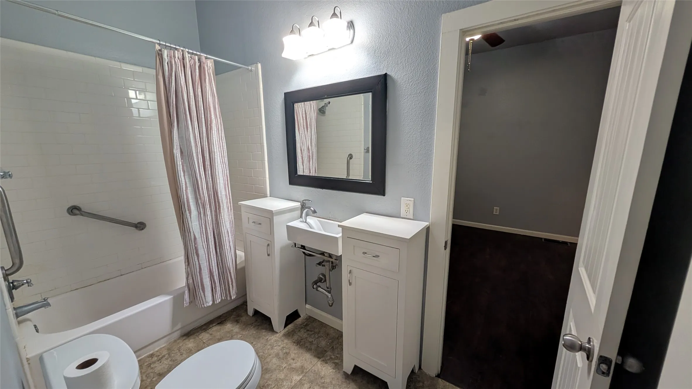 Single Family Residence For Sale in Collin County , 203 Heard St Street A/B, Mc Kinney, Texas 75069, 6 Bedroom, 2 Bathroom, Garage spaces, 2,552 Sqft, built in 1920, mls#21332177, Real Estate Agent in Mc Kinney, Homes For Sale in Collin county, Homes For Sale in Mc Kinney, Realtor in Mc Kinney Texas, Real Estate Brokerage Independent Realty Texas, Luminita Cordes Realtor