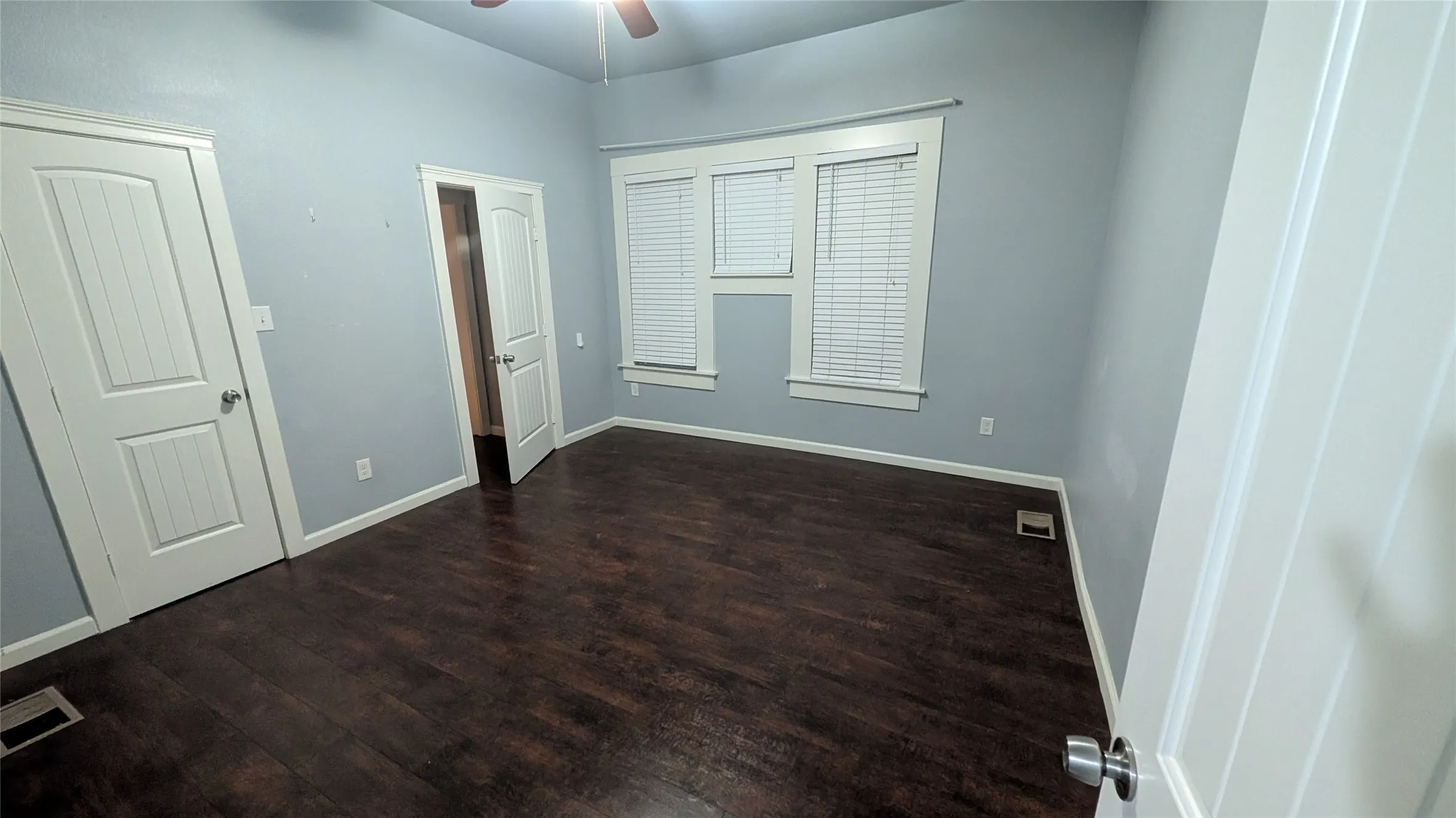 Single Family Residence For Sale in Collin County , 203 Heard St Street A/B, Mc Kinney, Texas 75069, 6 Bedroom, 2 Bathroom, Garage spaces, 2,552 Sqft, built in 1920, mls#21332177, Real Estate Agent in Mc Kinney, Homes For Sale in Collin county, Homes For Sale in Mc Kinney, Realtor in Mc Kinney Texas, Real Estate Brokerage Independent Realty Texas, Luminita Cordes Realtor