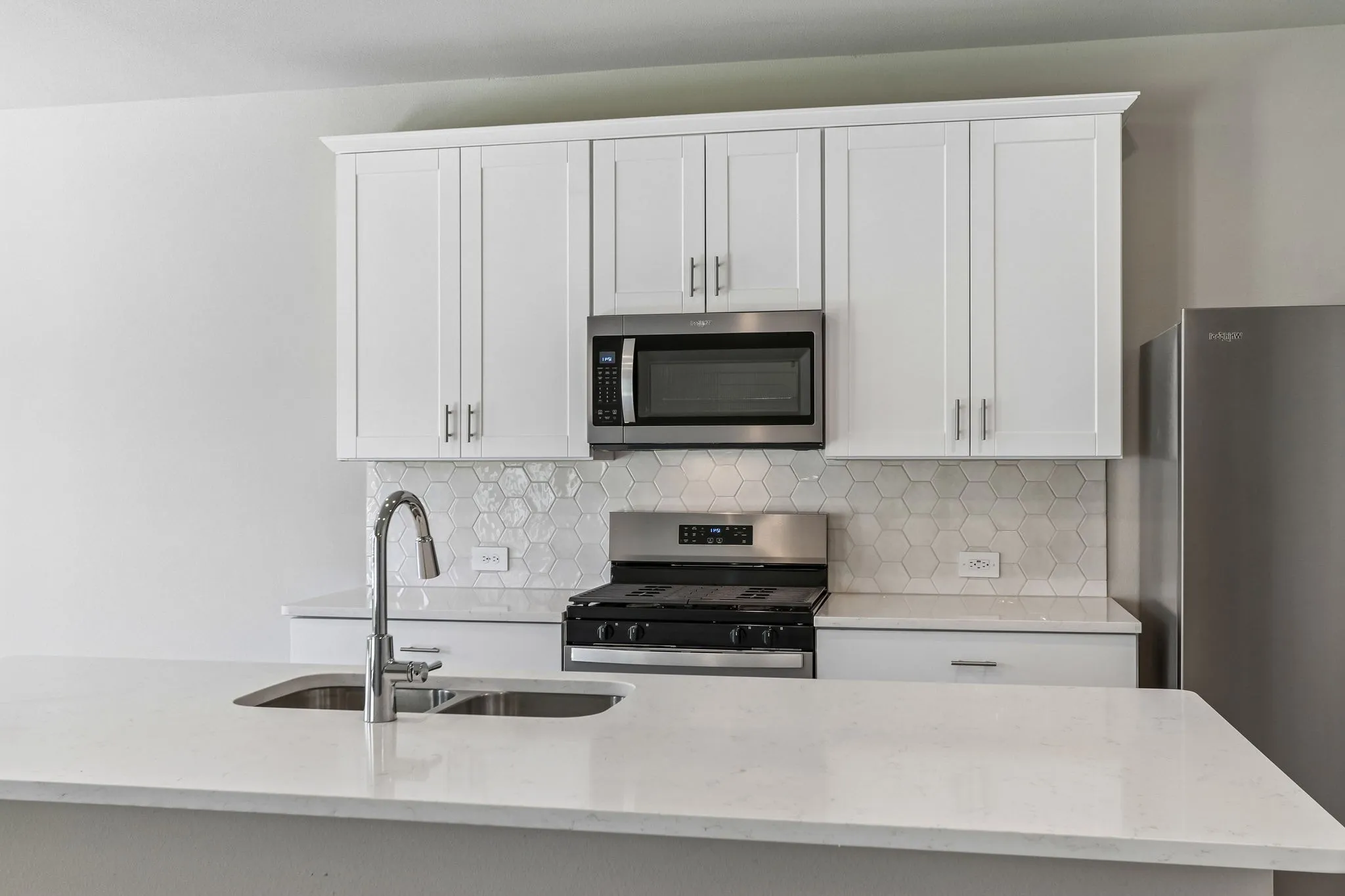  Photo is not of the actual home, but is an inspirational photo of builder’s model home and may depict options, furnishings, and/or decorator features that are not included.

