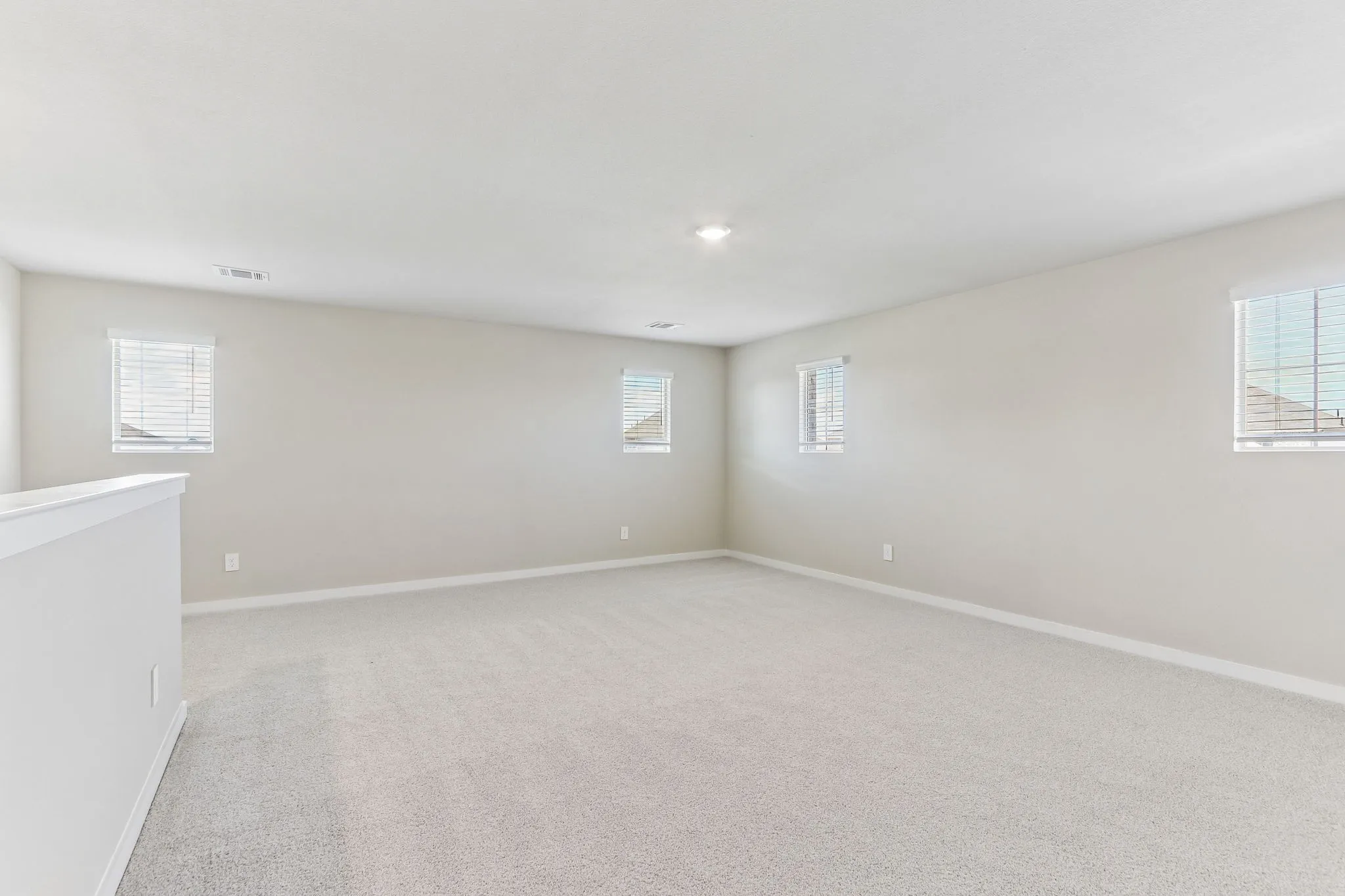  Photo is not of the actual home, but is an inspirational photo of builder’s model home and may depict options, furnishings, and/or decorator features that are not included.
