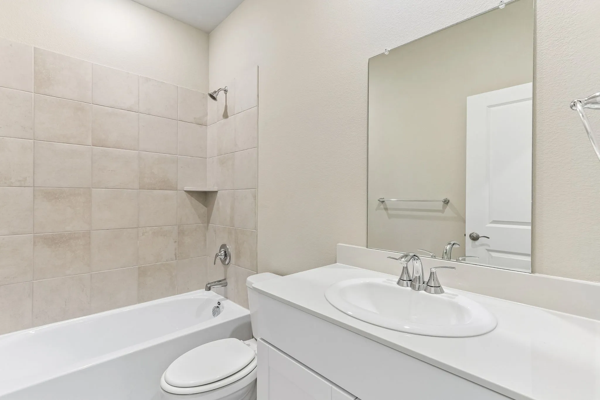  Photo is not of the actual home, but is an inspirational photo of builder’s model home and may depict options, furnishings, and/or decorator features that are not included.
