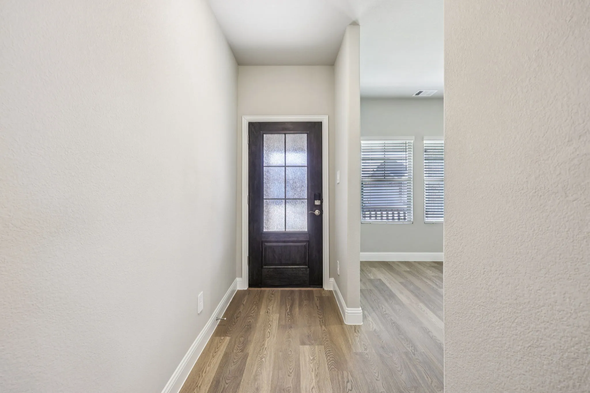  Photo is not of the actual home, but is an inspirational photo of builder’s model home and may depict options, furnishings, and/or decorator features that are not included.
