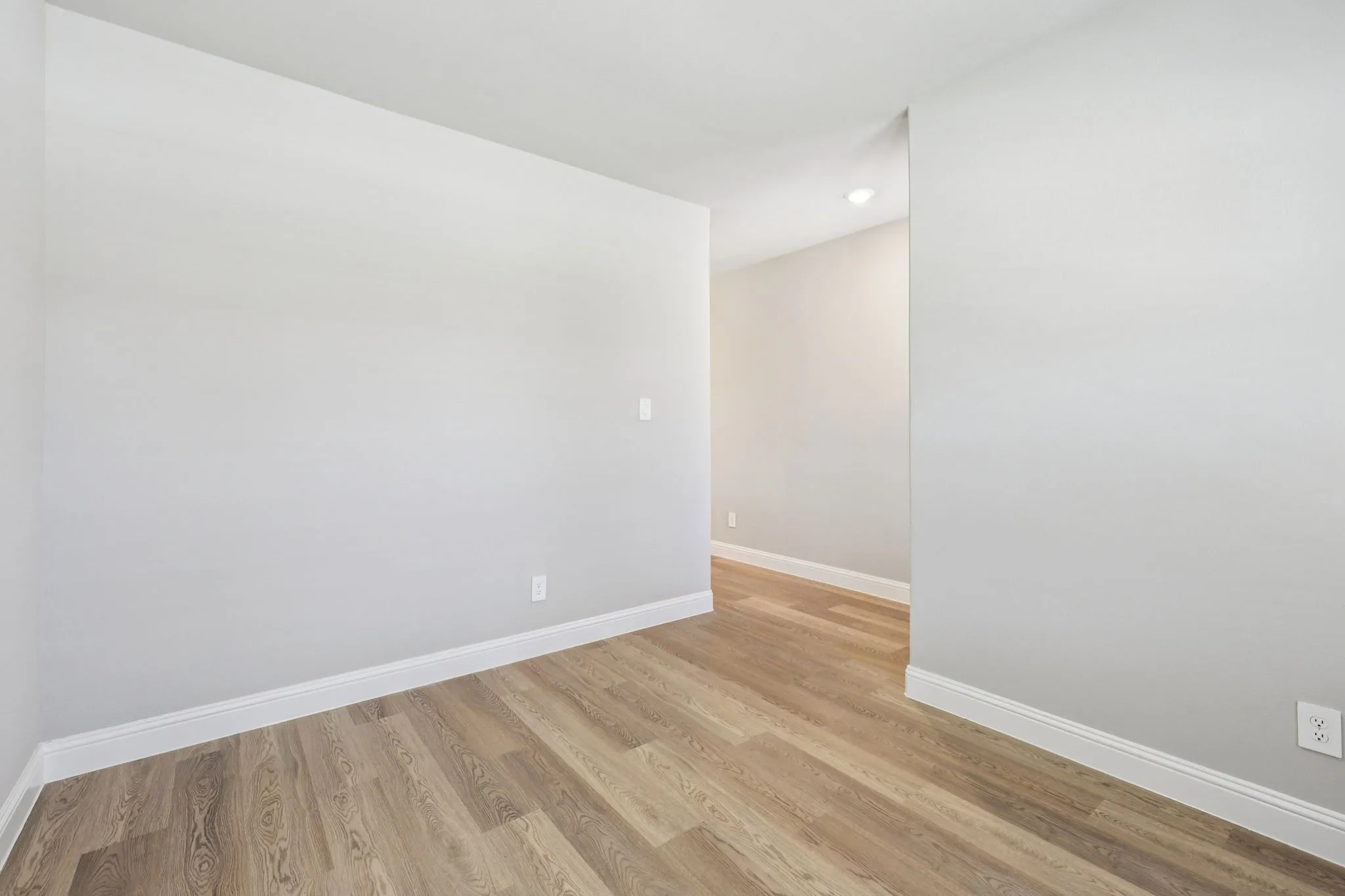  Photo is not of the actual home, but is an inspirational photo of builder’s model home and may depict options, furnishings, and/or decorator features that are not included.

