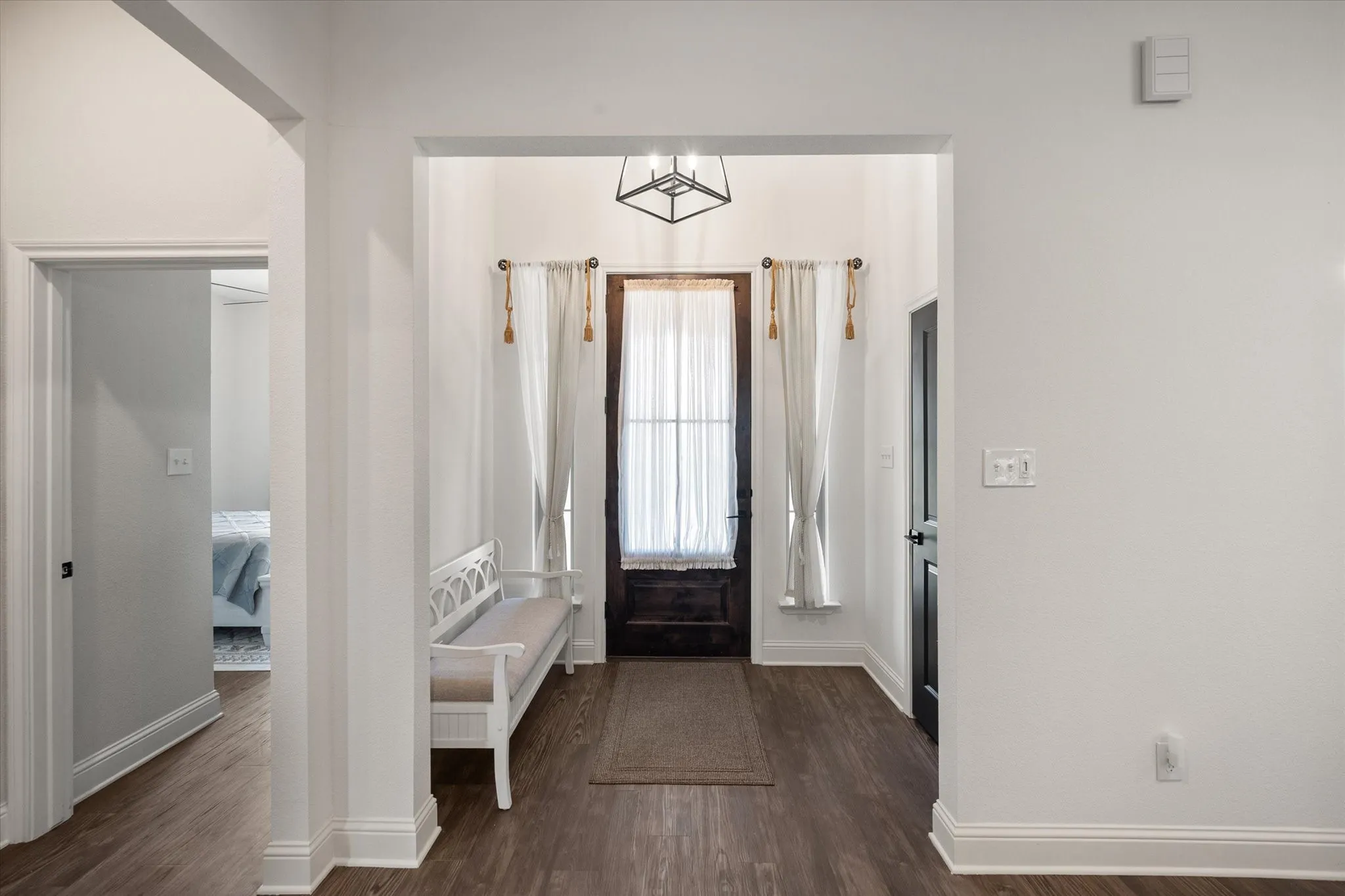 Single Family Residence For Sale in Ellis County , 170 Grays Creek Circle, Ennis, Texas 75119, 3 Bedroom, 2 Bathroom, 2 Garage spaces, 2,093 Sqft, built in 2021, mls#21331008, Real Estate Agent in Ennis, Homes For Sale in Ellis county, Homes For Sale in Ennis, Realtor in Ennis Texas, Real Estate Brokerage Independent Realty Texas, Luminita Cordes Realtor
