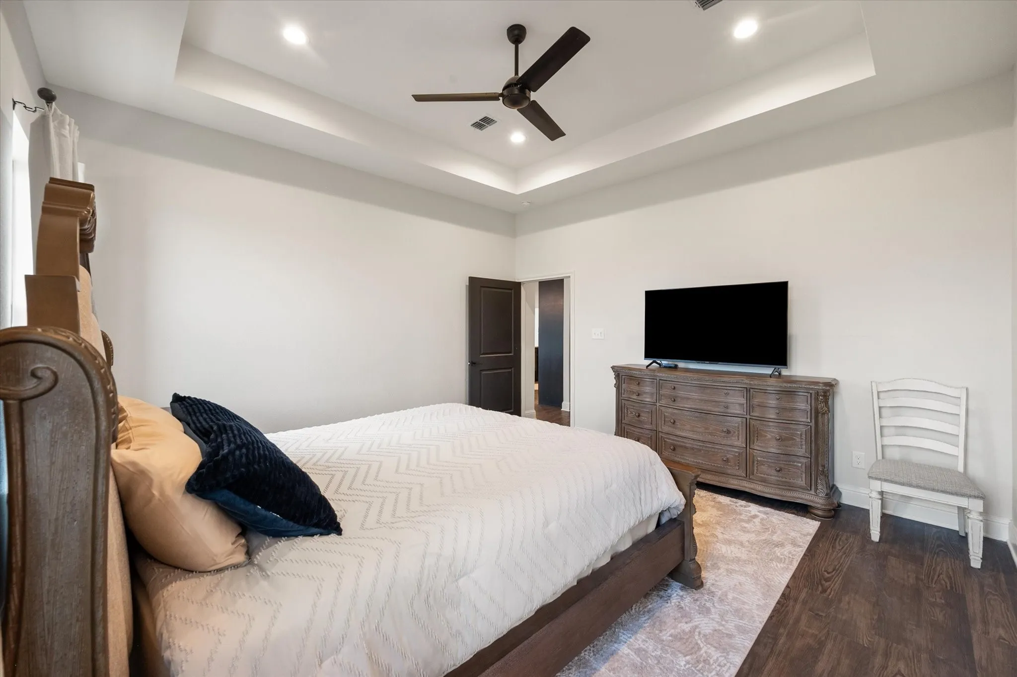 Single Family Residence For Sale in Ellis County , 170 Grays Creek Circle, Ennis, Texas 75119, 3 Bedroom, 2 Bathroom, 2 Garage spaces, 2,093 Sqft, built in 2021, mls#21331008, Real Estate Agent in Ennis, Homes For Sale in Ellis county, Homes For Sale in Ennis, Realtor in Ennis Texas, Real Estate Brokerage Independent Realty Texas, Luminita Cordes Realtor