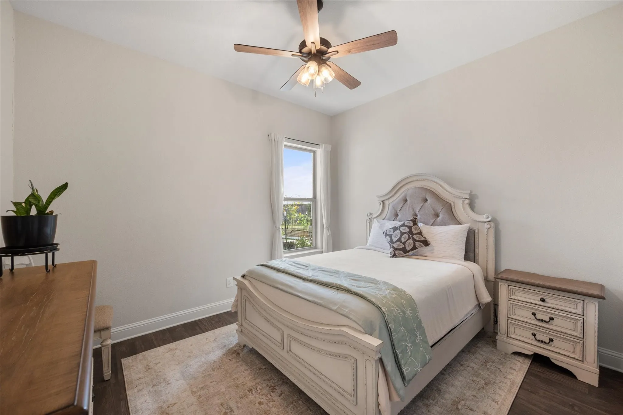Single Family Residence For Sale in Ellis County , 170 Grays Creek Circle, Ennis, Texas 75119, 3 Bedroom, 2 Bathroom, 2 Garage spaces, 2,093 Sqft, built in 2021, mls#21331008, Real Estate Agent in Ennis, Homes For Sale in Ellis county, Homes For Sale in Ennis, Realtor in Ennis Texas, Real Estate Brokerage Independent Realty Texas, Luminita Cordes Realtor
