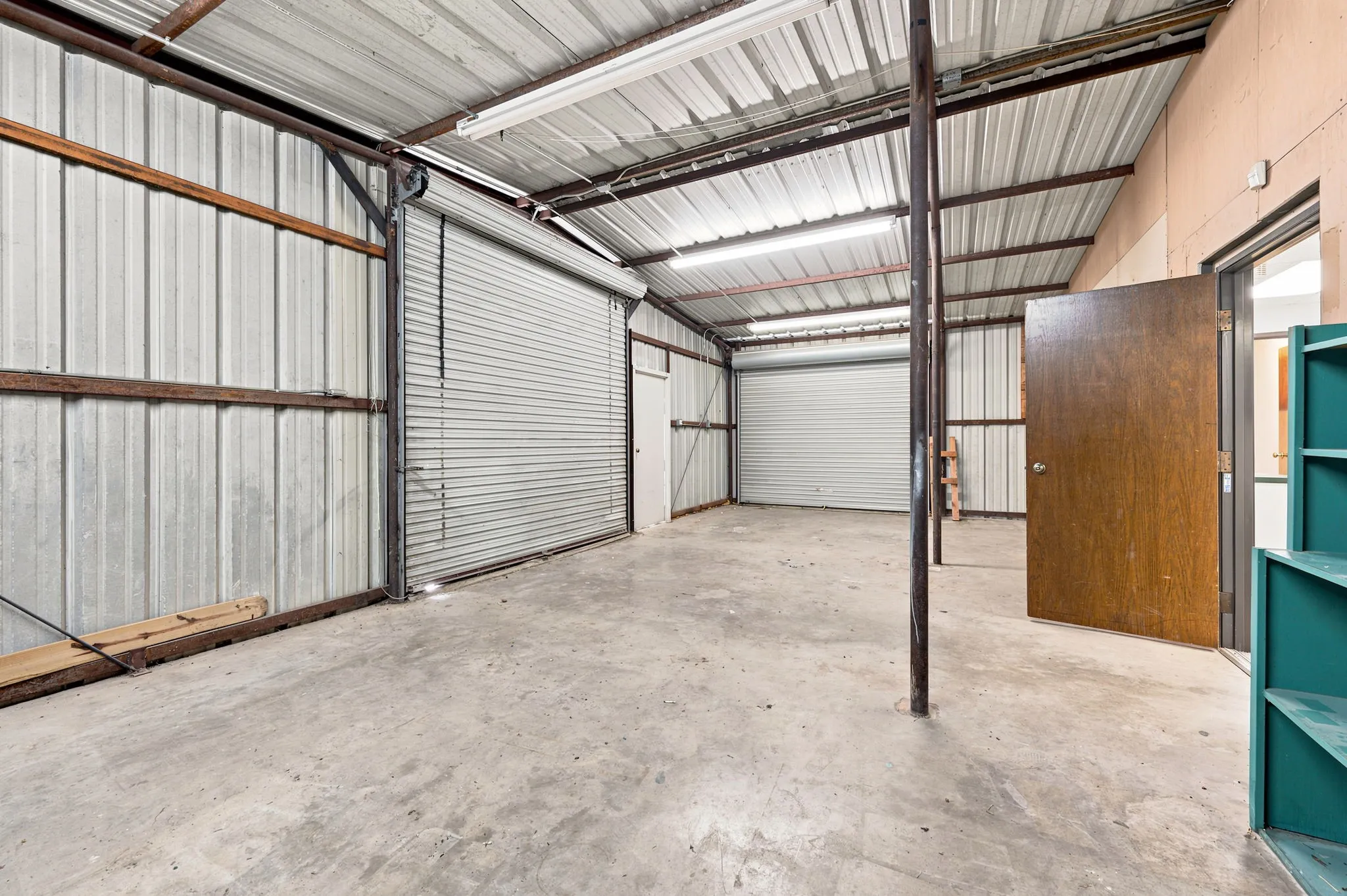 Office For Rent in Ellis County , 206 S Highway 77, Waxahachie, Texas 75165, 0, 0, Garage spaces, 0 Sqft, built in 1991, mls#21332219, Real Estate Agent in Waxahachie, Homes For Rent in Ellis county, Homes For Rent in Waxahachie, Realtor in Waxahachie Texas, Real Estate Brokerage Independent Realty Texas, Luminita Cordes Realtor