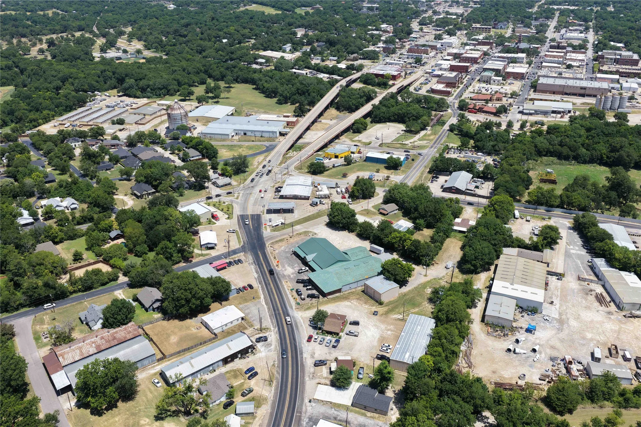 Office For Rent in Ellis County , 206 S Highway 77, Waxahachie, Texas 75165, 0, 0, Garage spaces, 0 Sqft, built in 1991, mls#21332219, Real Estate Agent in Waxahachie, Homes For Rent in Ellis county, Homes For Rent in Waxahachie, Realtor in Waxahachie Texas, Real Estate Brokerage Independent Realty Texas, Luminita Cordes Realtor