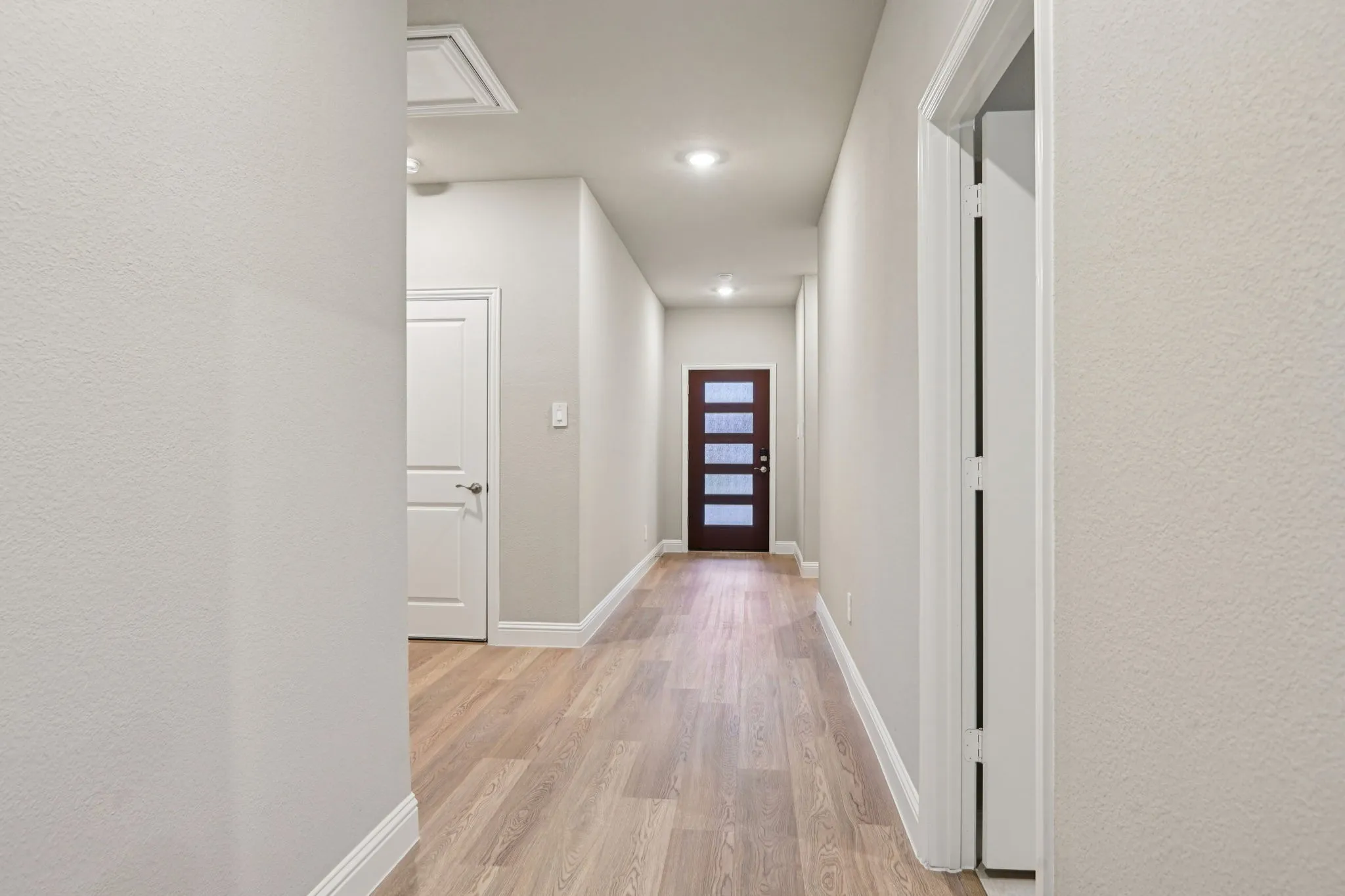  Photo is not of the actual home, but is an inspirational photo of builder’s model home and may depict options, furnishings, and/or decorator features that are not included.
