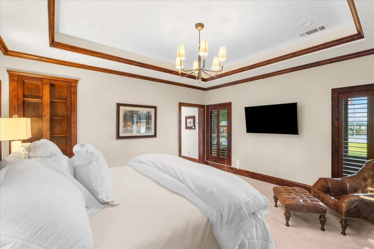 Wake up to lake views