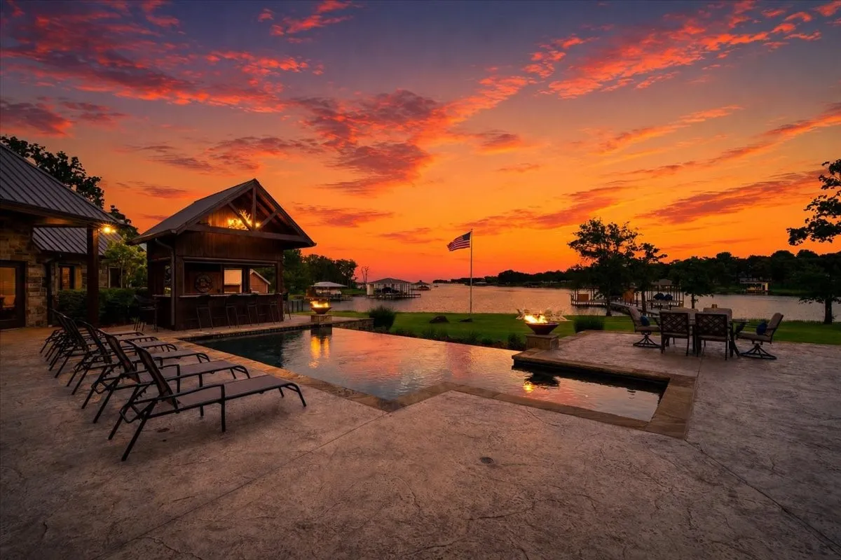 Beautiful skys and lake views