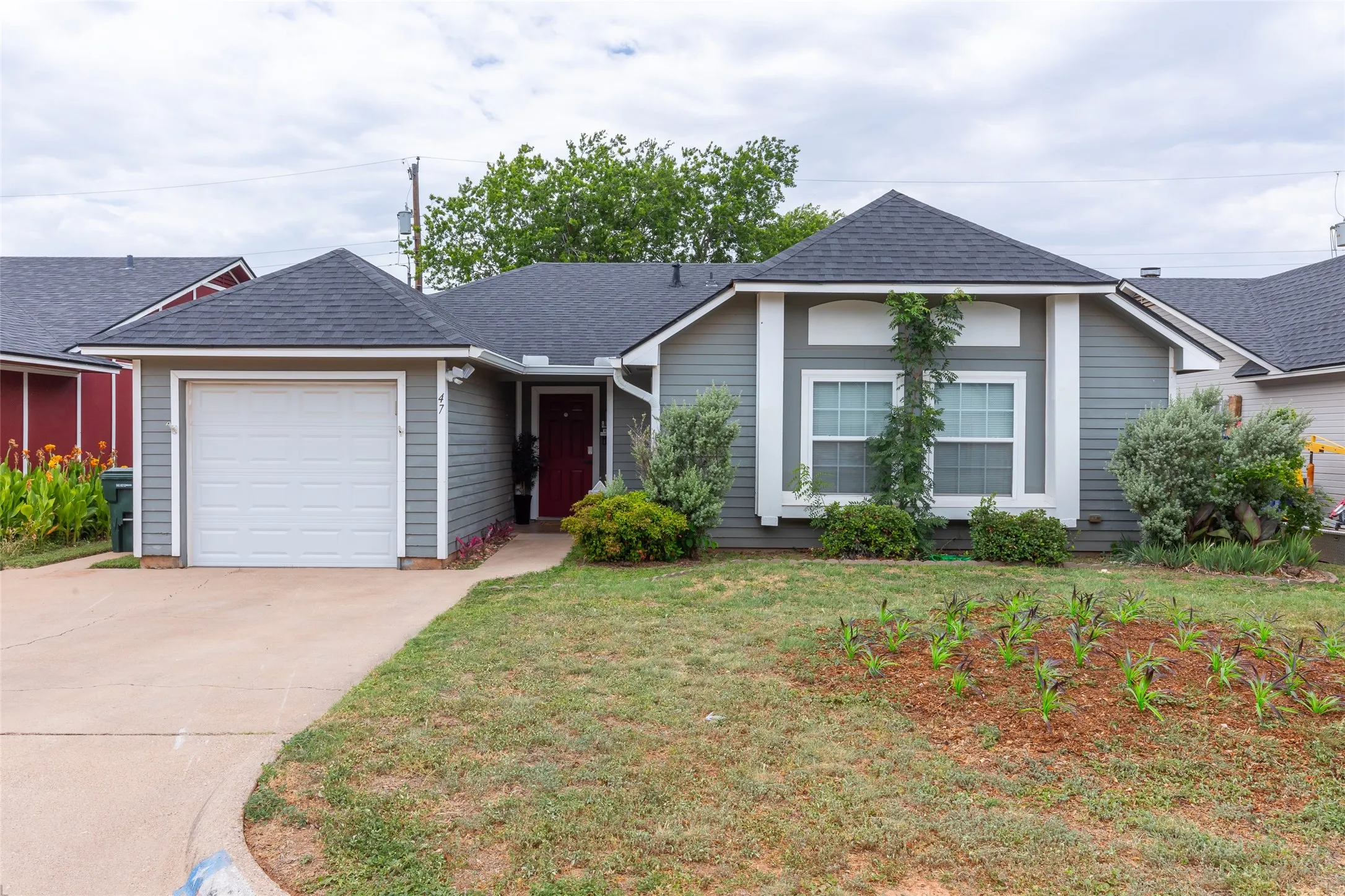 Single Family Residence For Rent in Taylor County , 47 Shady Brook Circle, Abilene, Texas 79605, 3 Bedroom, 2 Bathroom, 1 Garage spaces, 1,284 Sqft, built in 1983, mls#21328351, Real Estate Agent in Abilene, Homes For Rent in Taylor county, Homes For Rent in Abilene, Realtor in Abilene Texas, Real Estate Brokerage Independent Realty Texas, Luminita Cordes Realtor