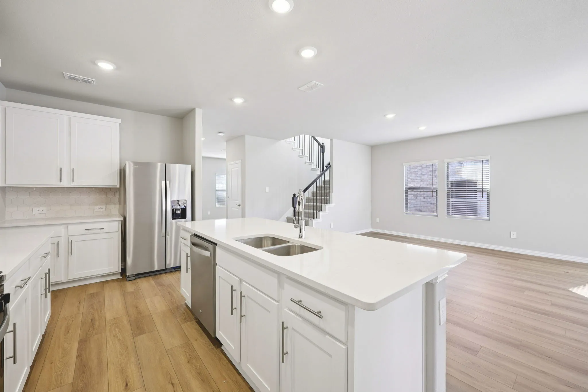  Photo is not of the actual home, but is an inspirational photo of builder’s model home and may depict options, furnishings, and/or decorator features that are not included.
