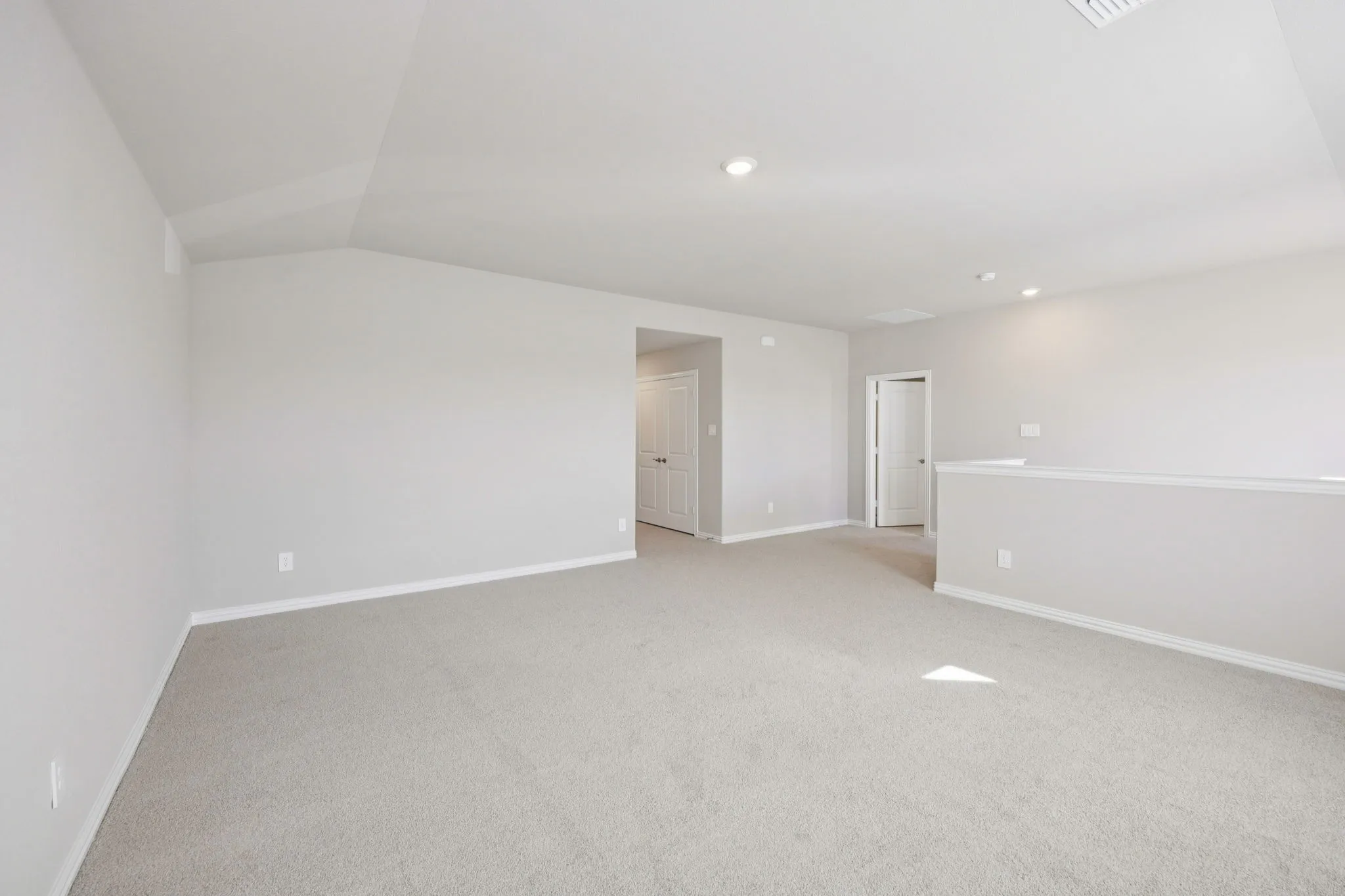  Photo is not of the actual home, but is an inspirational photo of builder’s model home and may depict options, furnishings, and/or decorator features that are not included.
