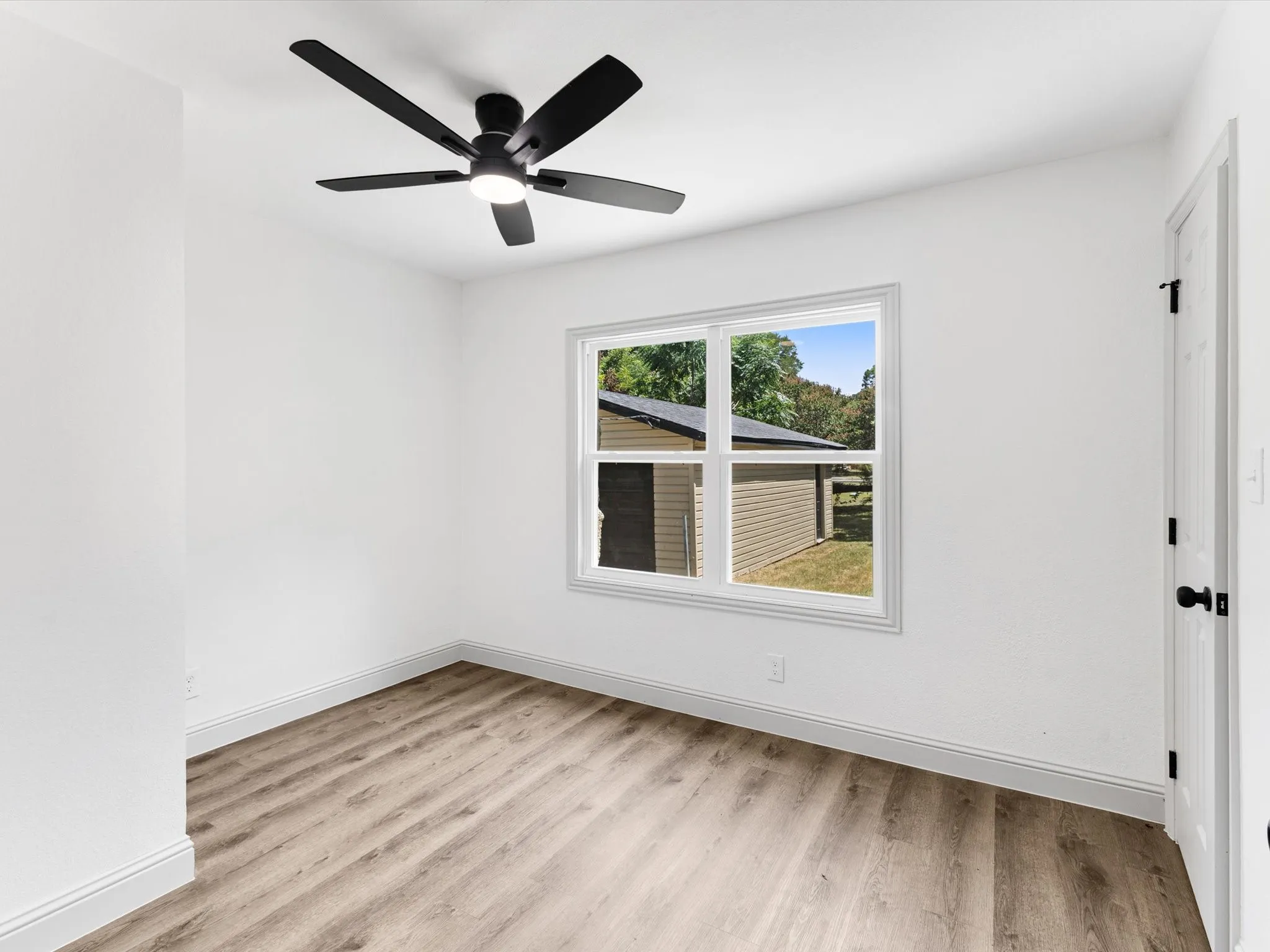 Single Family Residence For Sale in Tarrant County , 8837 Claiborn Street, Lakeside, Texas 76135, 3 Bedroom, 2 Bathroom, 2 Garage spaces, 1,398 Sqft, built in 1953, mls#21332232, Real Estate Agent in Lakeside, Homes For Sale in Tarrant county, Homes For Sale in Lakeside, Realtor in Lakeside Texas, Real Estate Brokerage Independent Realty Texas, Luminita Cordes Realtor