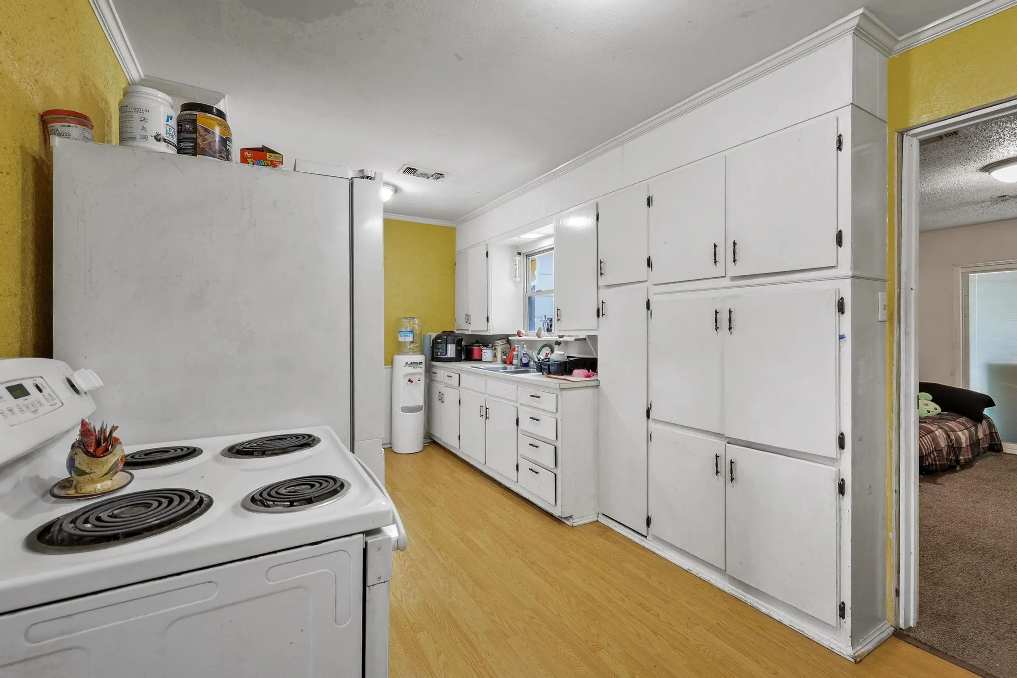 Single Family Residence For Sale in Grayson County , 612 E Monterey Street, Denison, Texas 75021, 4 Bedrooms, 1 Bathroom, Garage spaces, 1,120 Sqft, built in 1954, Price $125,000, mls#21332287, Real Estate Agent in Denison, Homes For Sale in Grayson county, Homes For Sale in Denison, Realtor in Denison Texas, Real Estate Brokerage Independent Realty Texas, Luminita Cordes Realtor