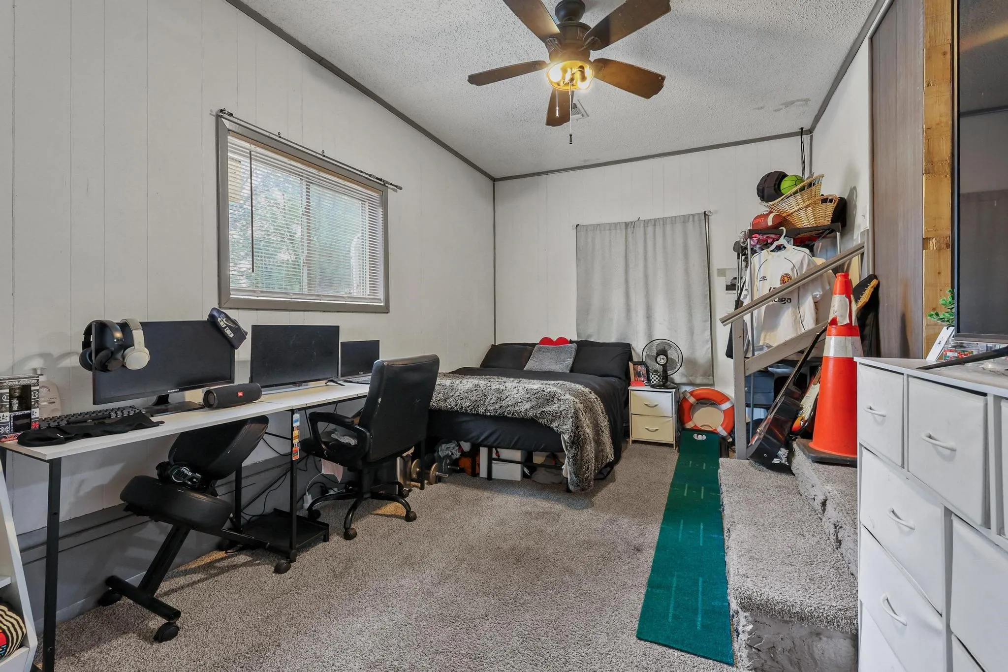 Single Family Residence For Sale in Grayson County , 612 E Monterey Street, Denison, Texas 75021, 4 Bedrooms, 1 Bathroom, Garage spaces, 1,120 Sqft, built in 1954, Price $125,000, mls#21332287, Real Estate Agent in Denison, Homes For Sale in Grayson county, Homes For Sale in Denison, Realtor in Denison Texas, Real Estate Brokerage Independent Realty Texas, Luminita Cordes Realtor