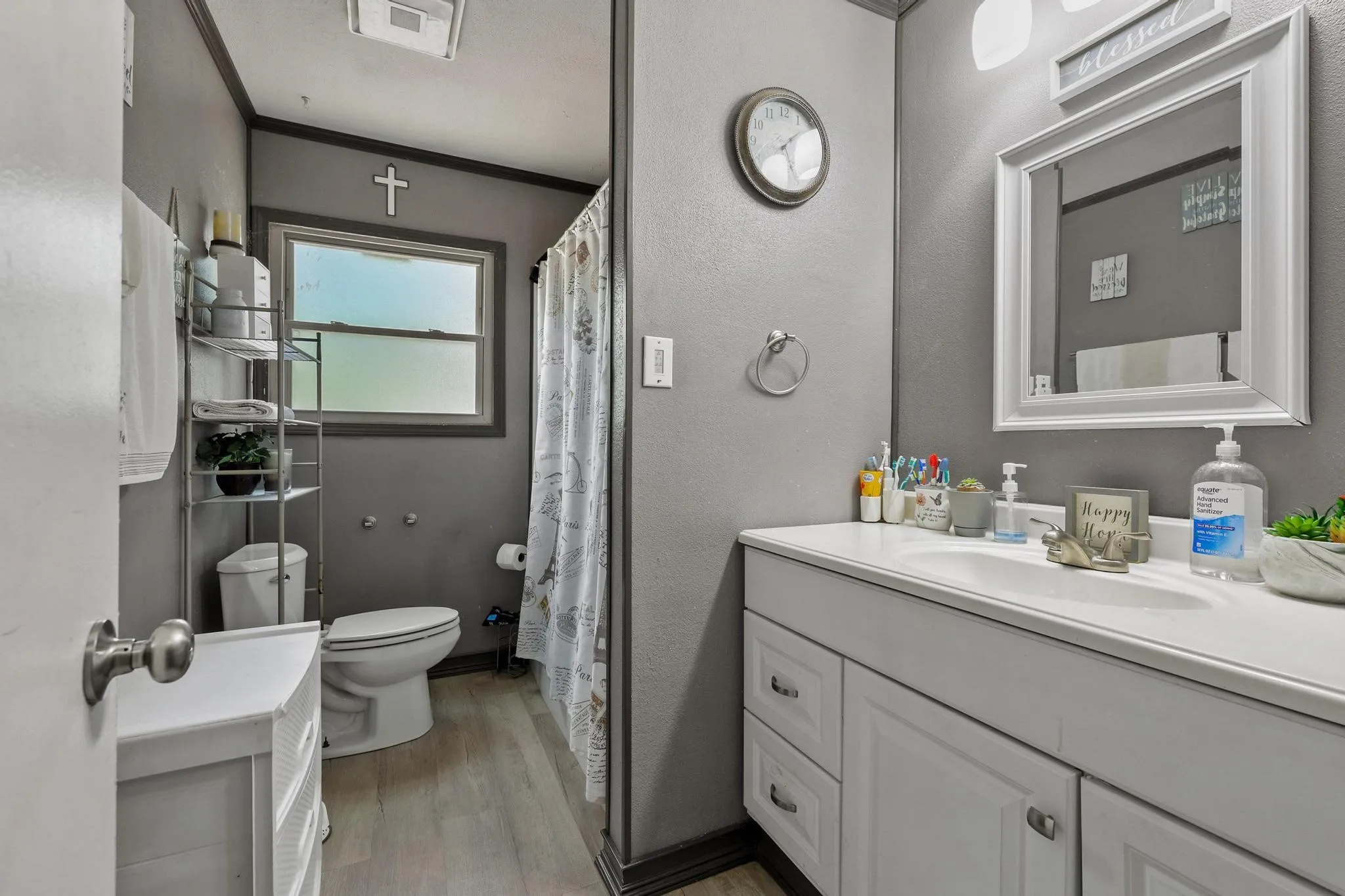 Single Family Residence For Sale in Grayson County , 612 E Monterey Street, Denison, Texas 75021, 4 Bedrooms, 1 Bathroom, Garage spaces, 1,120 Sqft, built in 1954, Price $125,000, mls#21332287, Real Estate Agent in Denison, Homes For Sale in Grayson county, Homes For Sale in Denison, Realtor in Denison Texas, Real Estate Brokerage Independent Realty Texas, Luminita Cordes Realtor