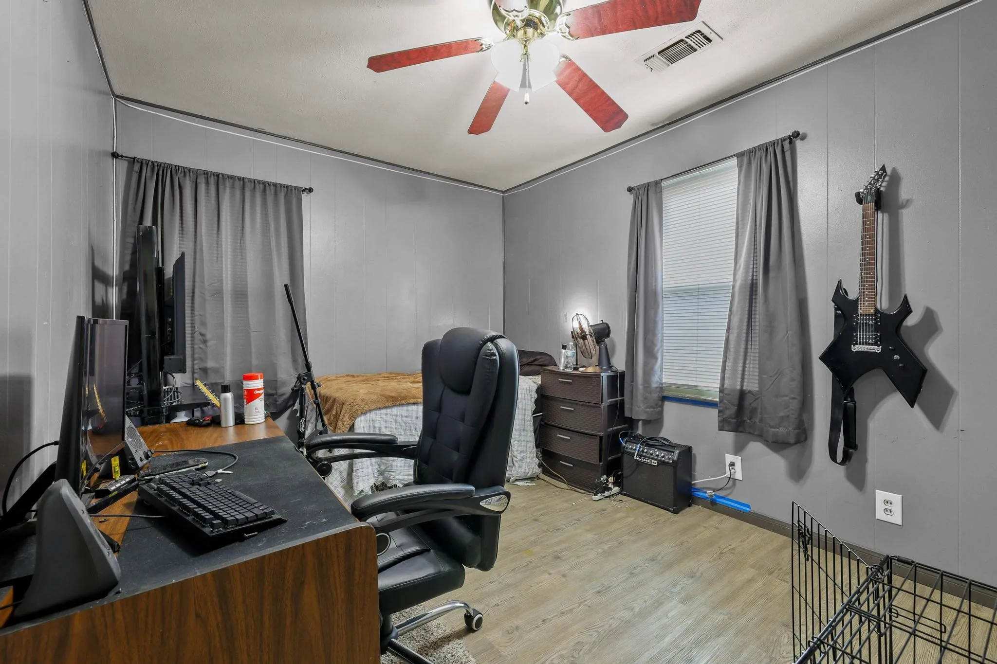 Single Family Residence For Sale in Grayson County , 612 E Monterey Street, Denison, Texas 75021, 4 Bedrooms, 1 Bathroom, Garage spaces, 1,120 Sqft, built in 1954, Price $125,000, mls#21332287, Real Estate Agent in Denison, Homes For Sale in Grayson county, Homes For Sale in Denison, Realtor in Denison Texas, Real Estate Brokerage Independent Realty Texas, Luminita Cordes Realtor
