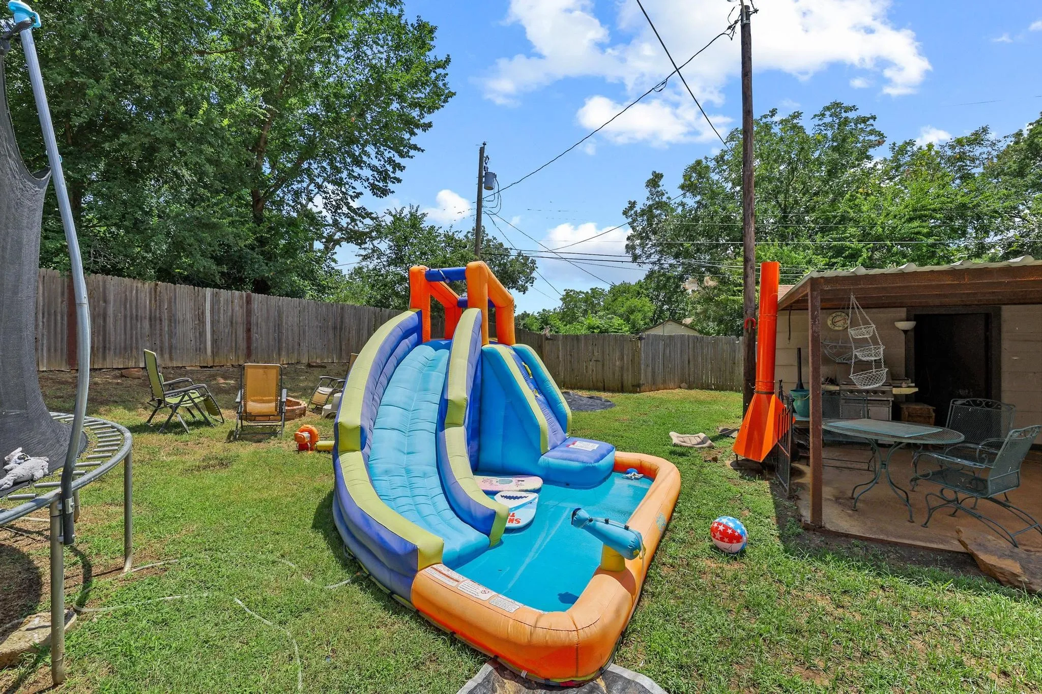 Single Family Residence For Sale in Grayson County , 612 E Monterey Street, Denison, Texas 75021, 4 Bedrooms, 1 Bathroom, Garage spaces, 1,120 Sqft, built in 1954, Price $125,000, mls#21332287, Real Estate Agent in Denison, Homes For Sale in Grayson county, Homes For Sale in Denison, Realtor in Denison Texas, Real Estate Brokerage Independent Realty Texas, Luminita Cordes Realtor
