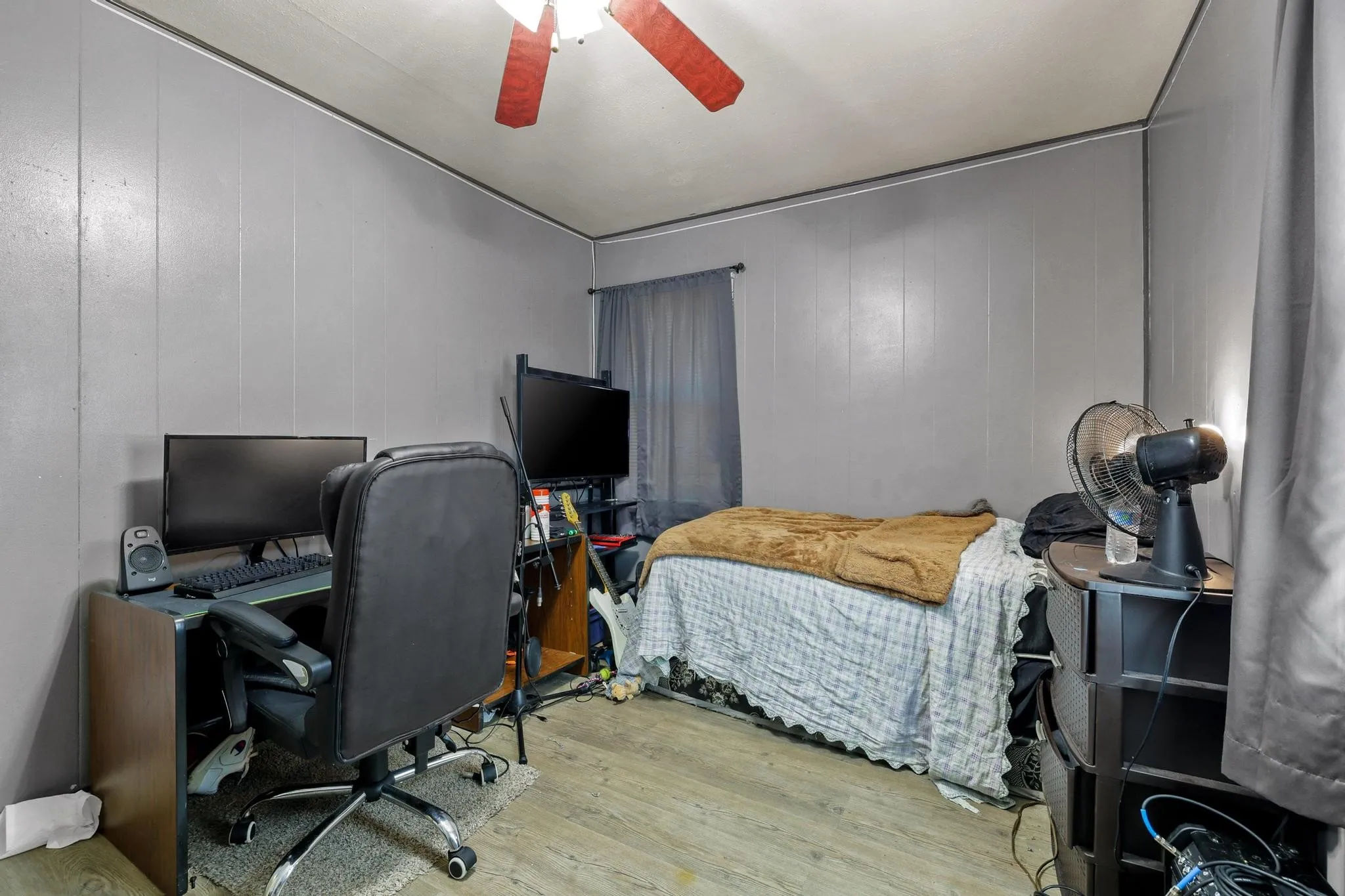 Single Family Residence For Sale in Grayson County , 612 E Monterey Street, Denison, Texas 75021, 4 Bedrooms, 1 Bathroom, Garage spaces, 1,120 Sqft, built in 1954, Price $125,000, mls#21332287, Real Estate Agent in Denison, Homes For Sale in Grayson county, Homes For Sale in Denison, Realtor in Denison Texas, Real Estate Brokerage Independent Realty Texas, Luminita Cordes Realtor