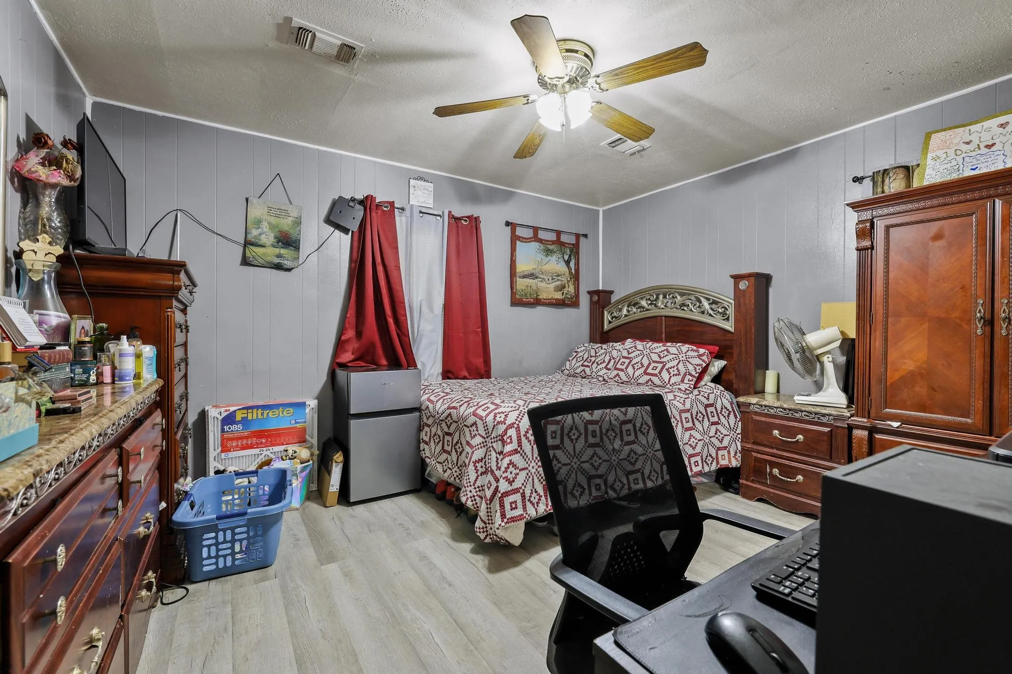 Single Family Residence For Sale in Grayson County , 612 E Monterey Street, Denison, Texas 75021, 4 Bedrooms, 1 Bathroom, Garage spaces, 1,120 Sqft, built in 1954, Price $125,000, mls#21332287, Real Estate Agent in Denison, Homes For Sale in Grayson county, Homes For Sale in Denison, Realtor in Denison Texas, Real Estate Brokerage Independent Realty Texas, Luminita Cordes Realtor