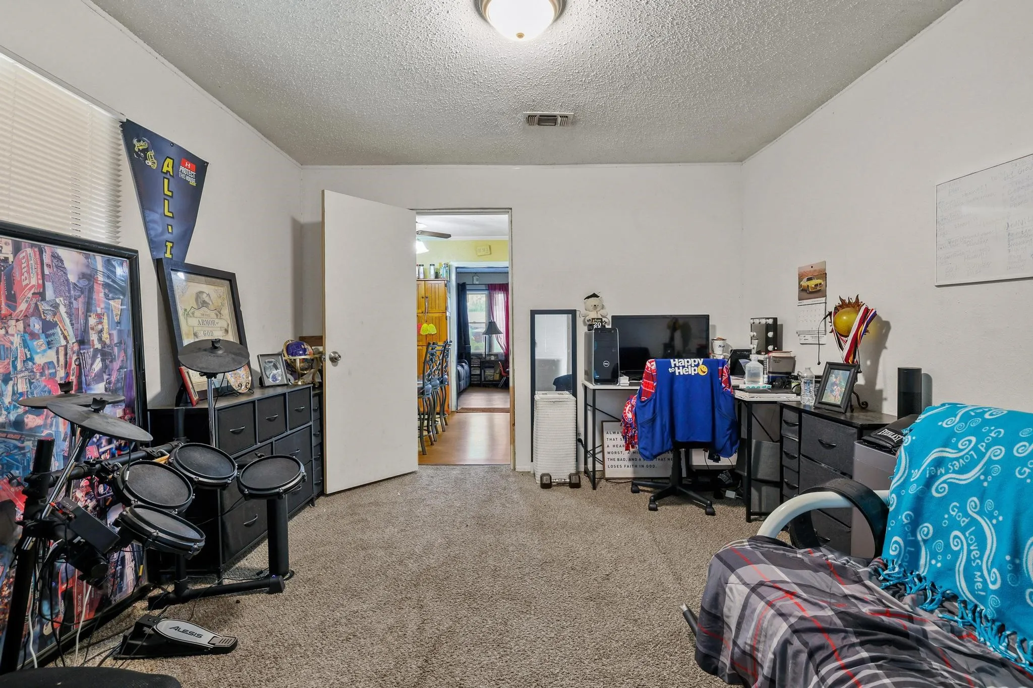 Single Family Residence For Sale in Grayson County , 612 E Monterey Street, Denison, Texas 75021, 4 Bedrooms, 1 Bathroom, Garage spaces, 1,120 Sqft, built in 1954, Price $125,000, mls#21332287, Real Estate Agent in Denison, Homes For Sale in Grayson county, Homes For Sale in Denison, Realtor in Denison Texas, Real Estate Brokerage Independent Realty Texas, Luminita Cordes Realtor