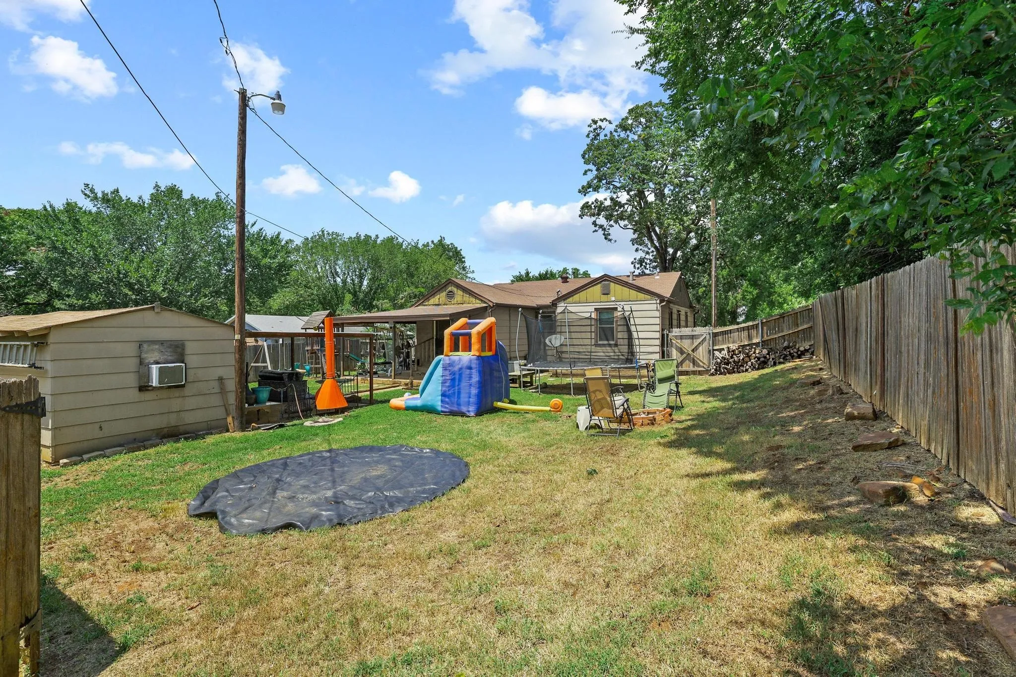 Single Family Residence For Sale in Grayson County , 612 E Monterey Street, Denison, Texas 75021, 4 Bedrooms, 1 Bathroom, Garage spaces, 1,120 Sqft, built in 1954, Price $125,000, mls#21332287, Real Estate Agent in Denison, Homes For Sale in Grayson county, Homes For Sale in Denison, Realtor in Denison Texas, Real Estate Brokerage Independent Realty Texas, Luminita Cordes Realtor