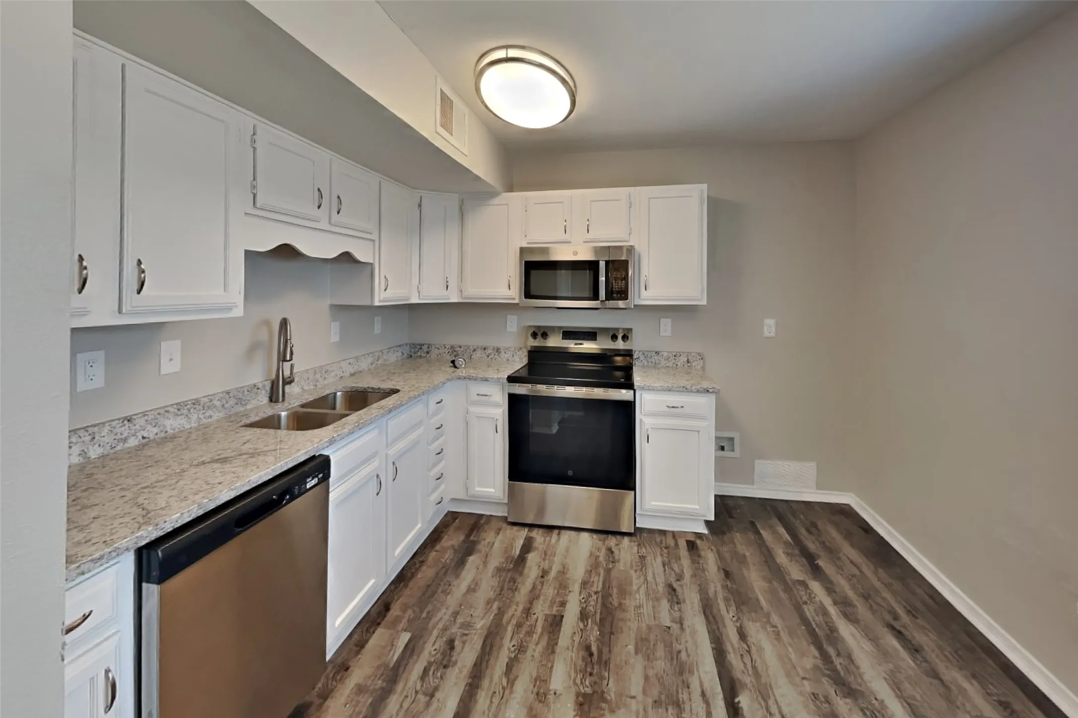 Single Family Residence For Rent in Denton County , 4212 Driscoll Drive, The Colony, Texas 75056, 3 Bedroom, 2 Bathroom, 2 Garage spaces, 1,548 Sqft, built in 1984, mls#21332290, Real Estate Agent in The Colony, Homes For Rent in Denton county, Homes For Rent in The Colony, Realtor in The Colony Texas, Real Estate Brokerage Independent Realty Texas, Luminita Cordes Realtor