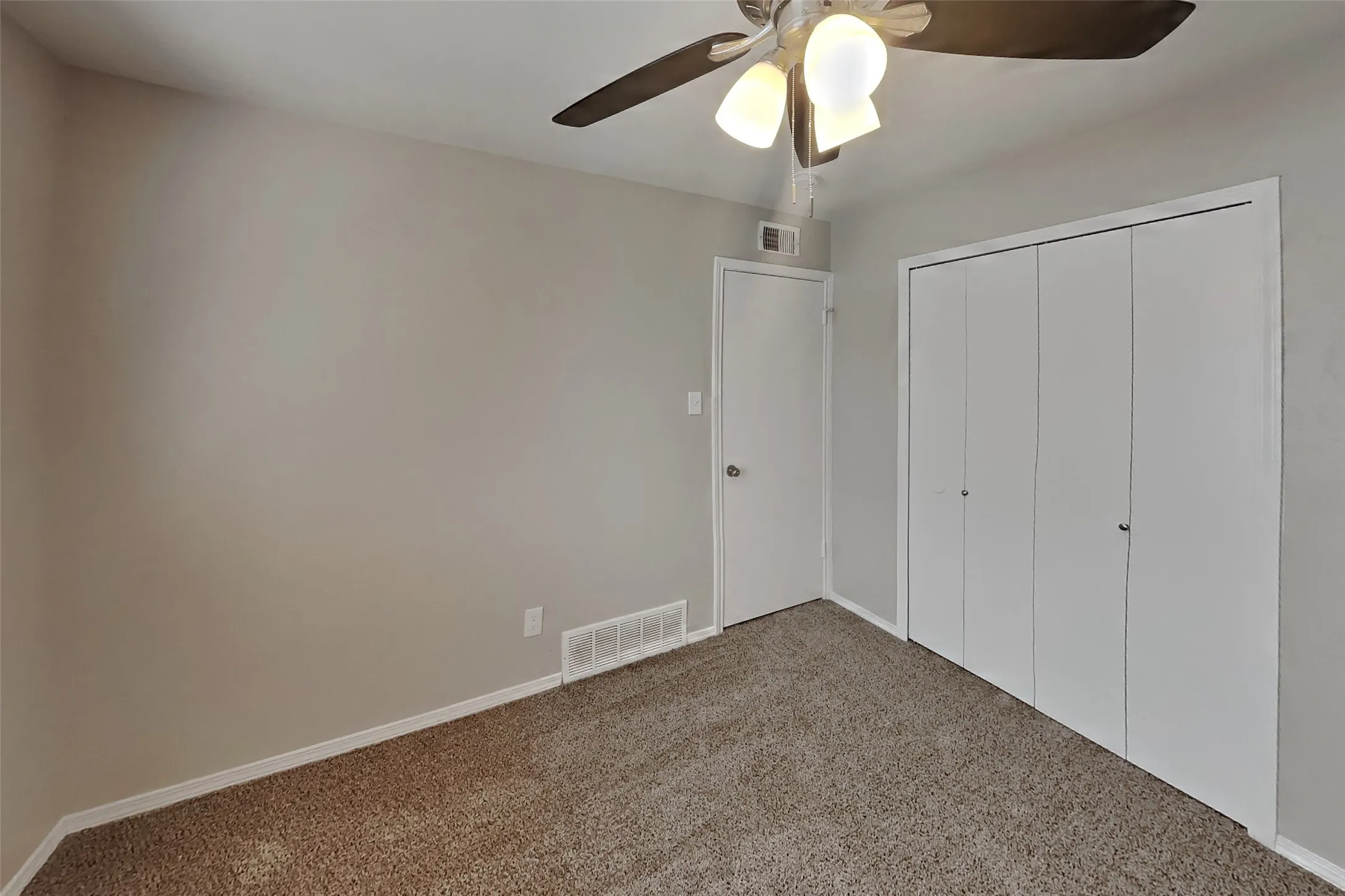Single Family Residence For Rent in Denton County , 4212 Driscoll Drive, The Colony, Texas 75056, 3 Bedroom, 2 Bathroom, 2 Garage spaces, 1,548 Sqft, built in 1984, mls#21332290, Real Estate Agent in The Colony, Homes For Rent in Denton county, Homes For Rent in The Colony, Realtor in The Colony Texas, Real Estate Brokerage Independent Realty Texas, Luminita Cordes Realtor