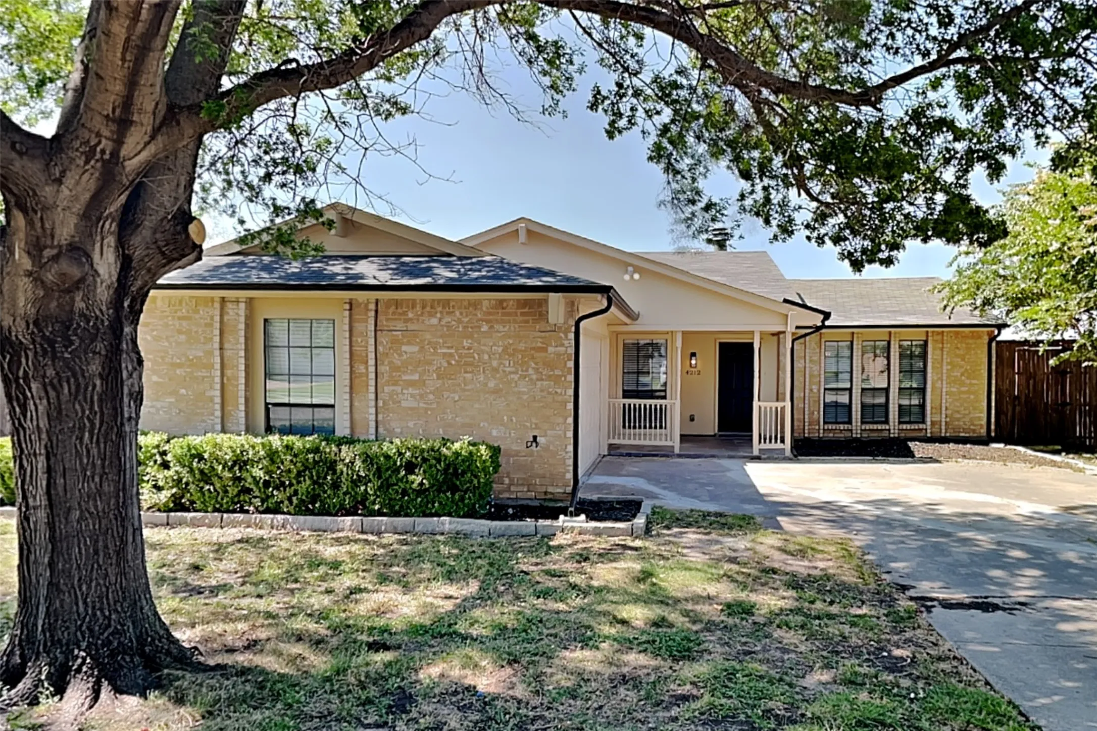 Single Family Residence For Rent in Denton County , 4212 Driscoll Drive, The Colony, Texas 75056, 3 Bedroom, 2 Bathroom, 2 Garage spaces, 1,548 Sqft, built in 1984, mls#21332290, Real Estate Agent in The Colony, Homes For Rent in Denton county, Homes For Rent in The Colony, Realtor in The Colony Texas, Real Estate Brokerage Independent Realty Texas, Luminita Cordes Realtor