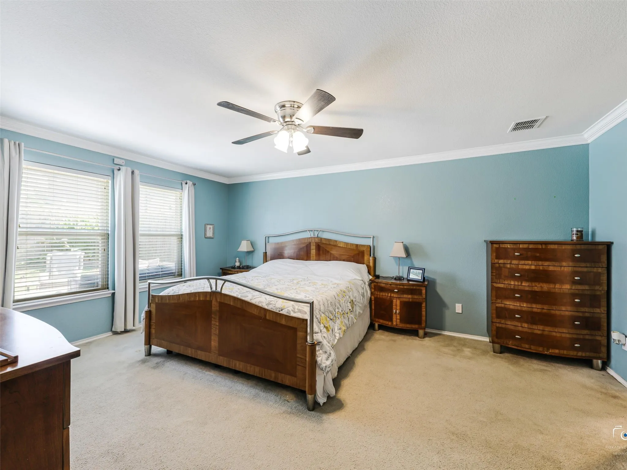 Single Family Residence For Sale in Grayson County , 1609 Timberline Lane, Sherman, Texas 75092, 5 Bedroom, 3 Bathroom, 2 Garage spaces, 2,515 Sqft, built in 2003, mls#21329172, Real Estate Agent in Sherman, Homes For Sale in Grayson county, Homes For Sale in Sherman, Realtor in Sherman Texas, Real Estate Brokerage Independent Realty Texas, Luminita Cordes Realtor